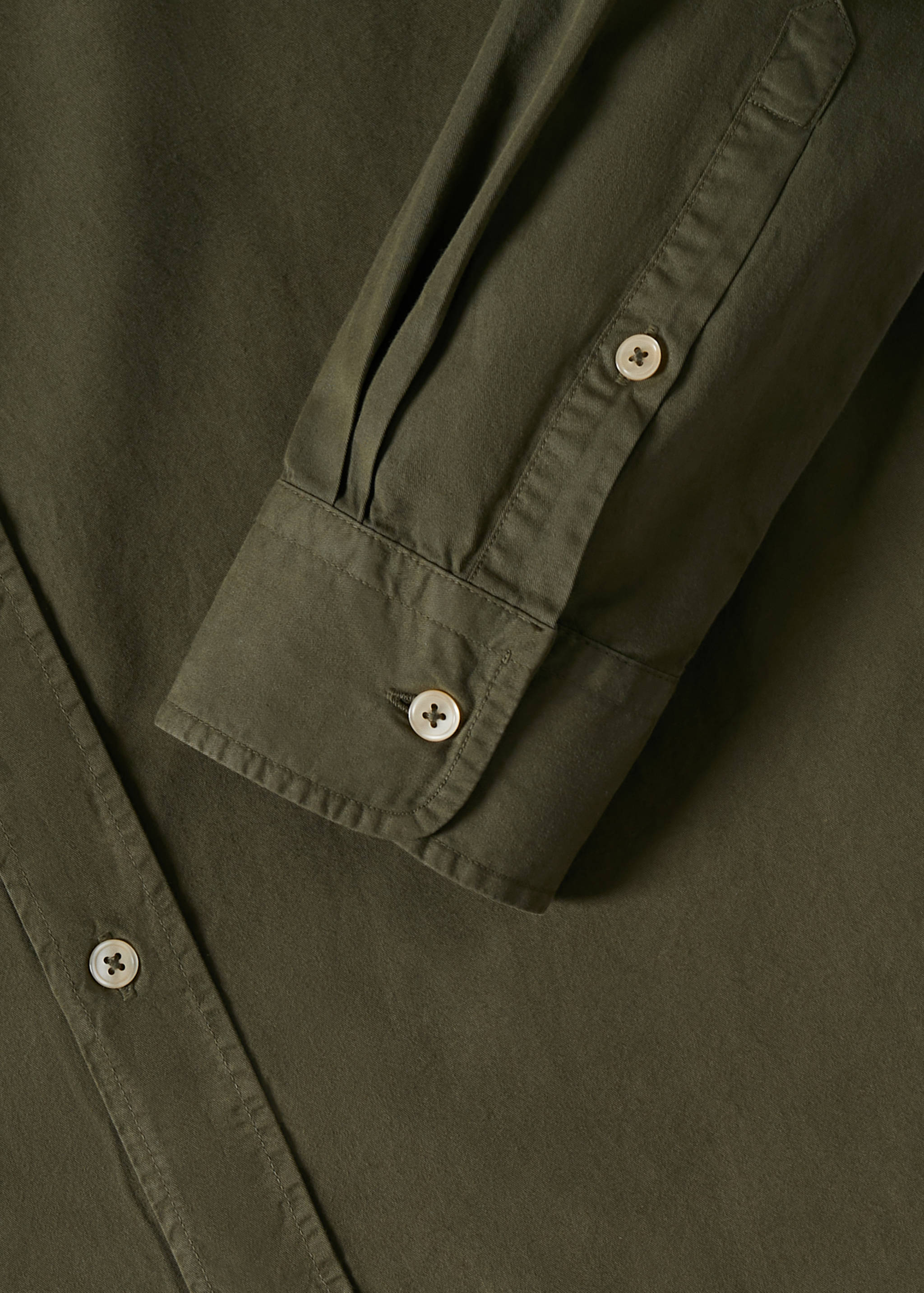 Slim Fit-Hemd aus Baumwolle - Detailansicht des Ärmelabschlusses