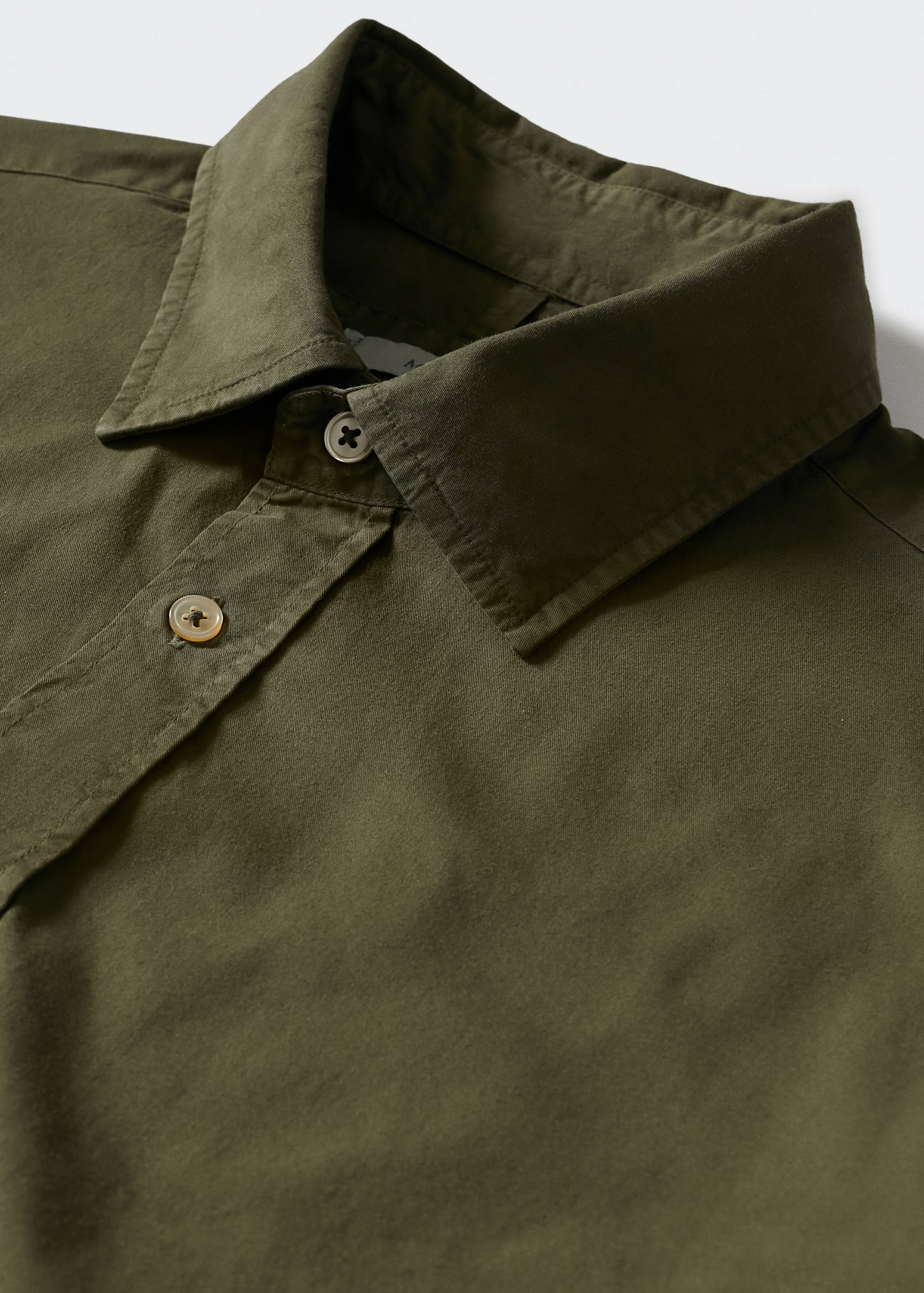 Slim Fit-Hemd aus Baumwolle - Detailansicht des Kragens