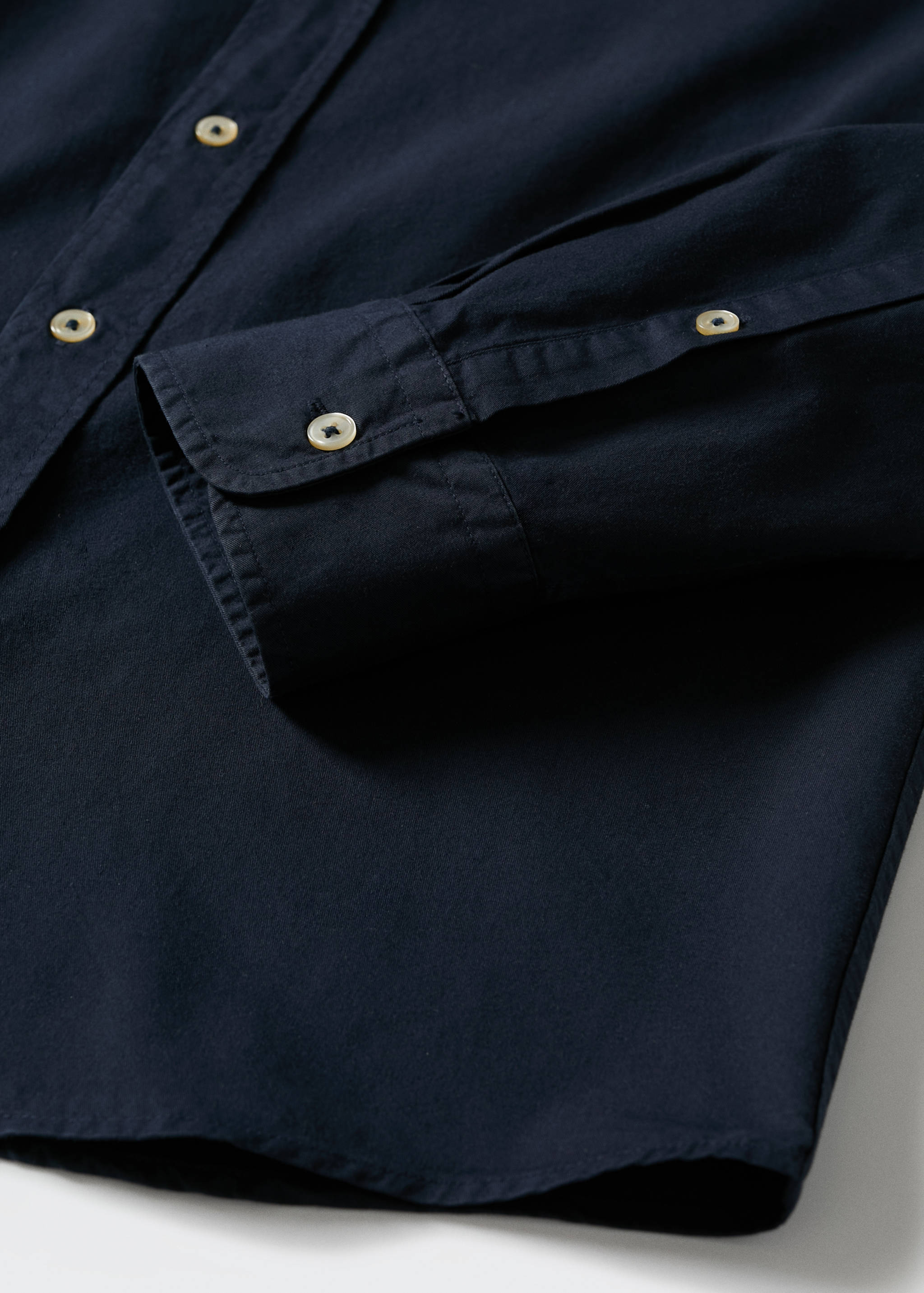 Slim Fit-Hemd aus Baumwolle - Detail des Artikels 7