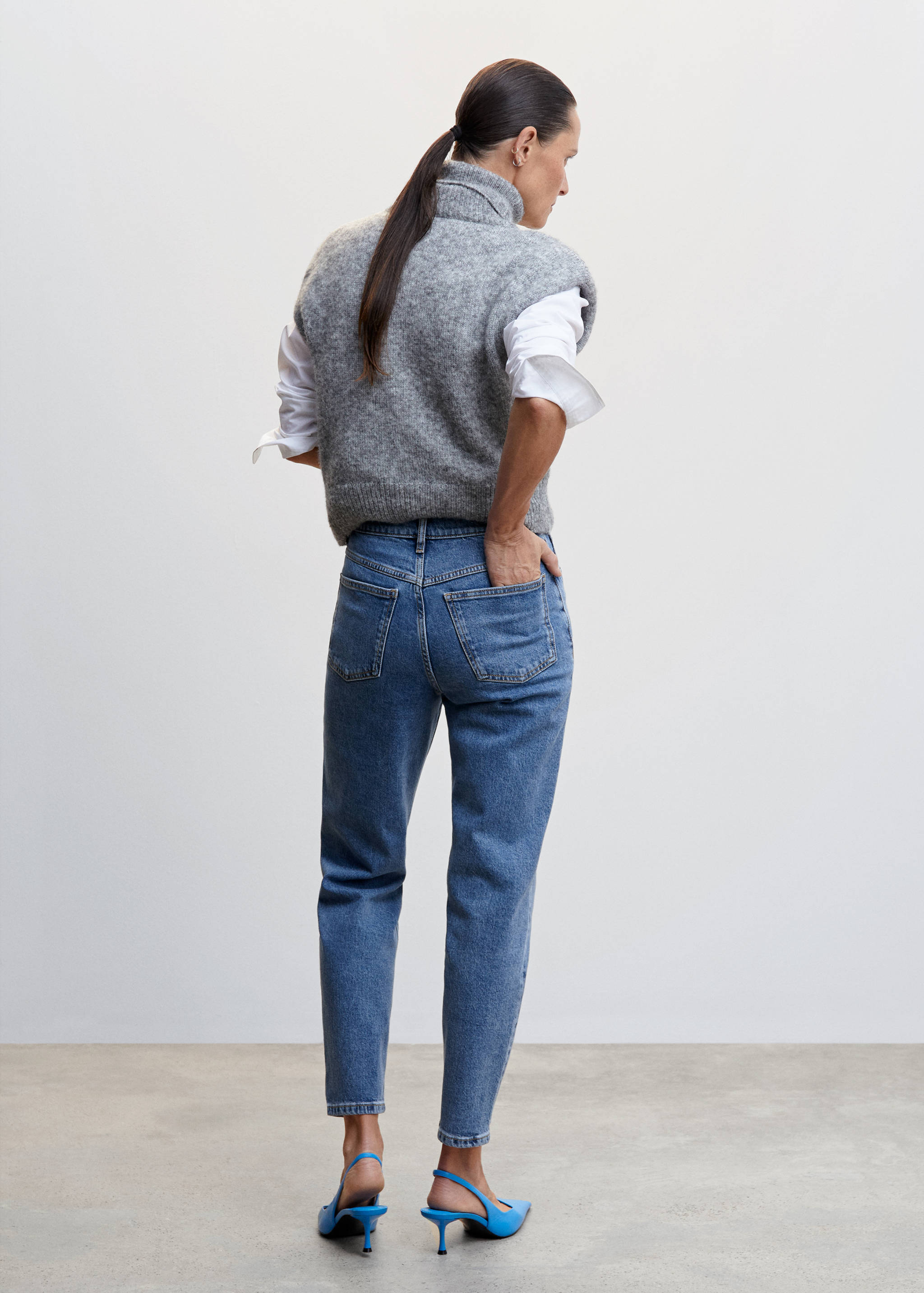Mom comfort high-rise jeans - Reverse of the article