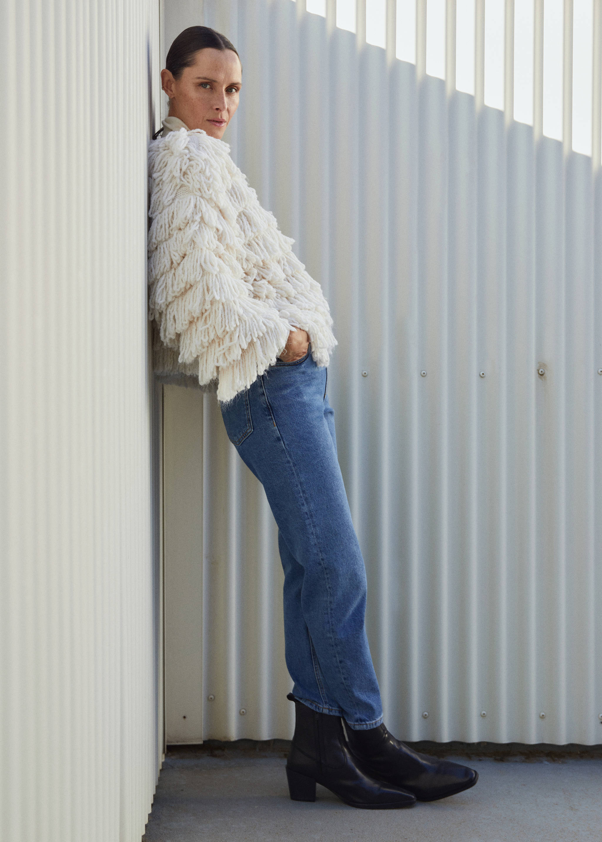 Mom comfort high-rise jeans - Details of the article 7