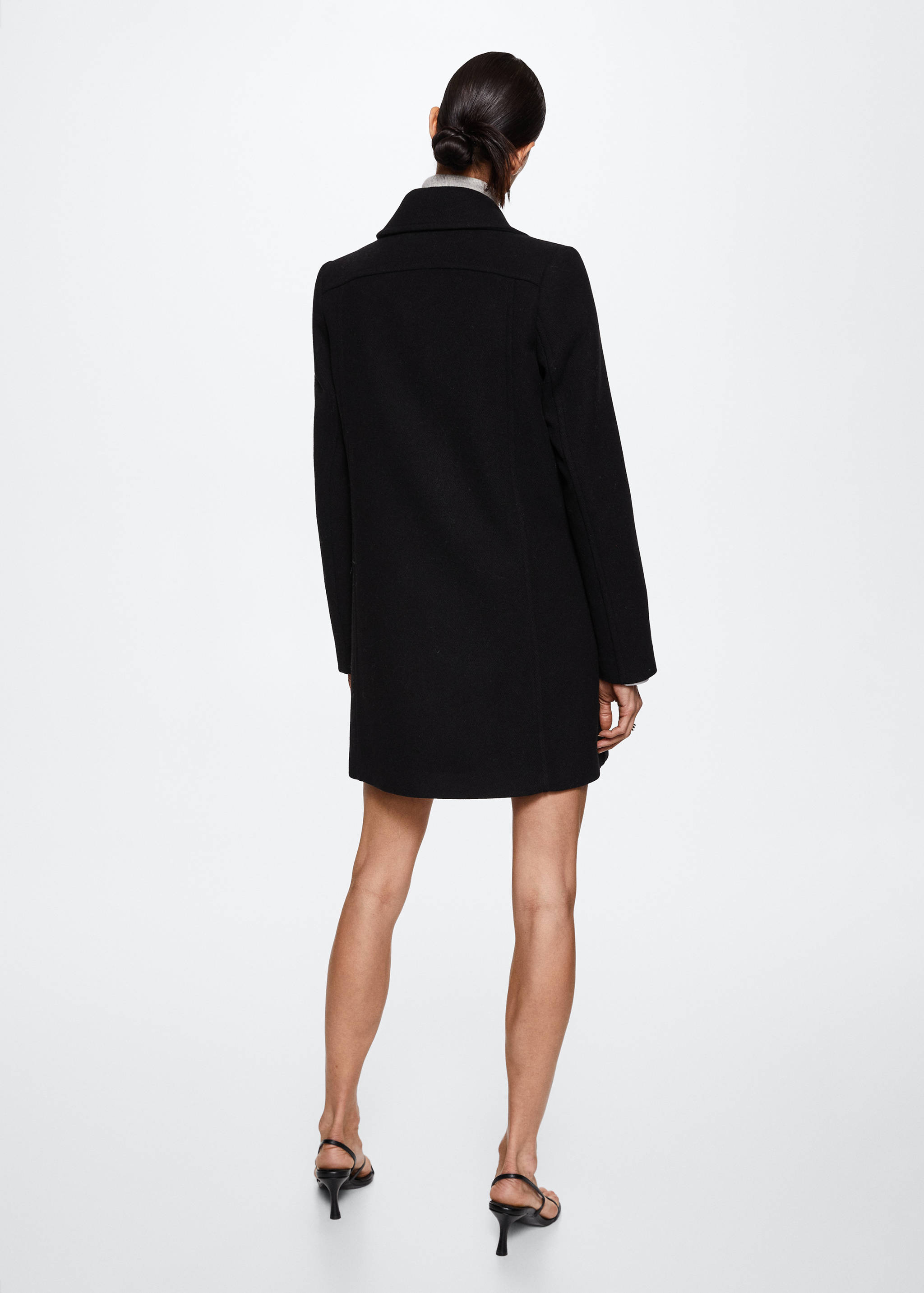 Buttoned wool coat - Reverse of the article