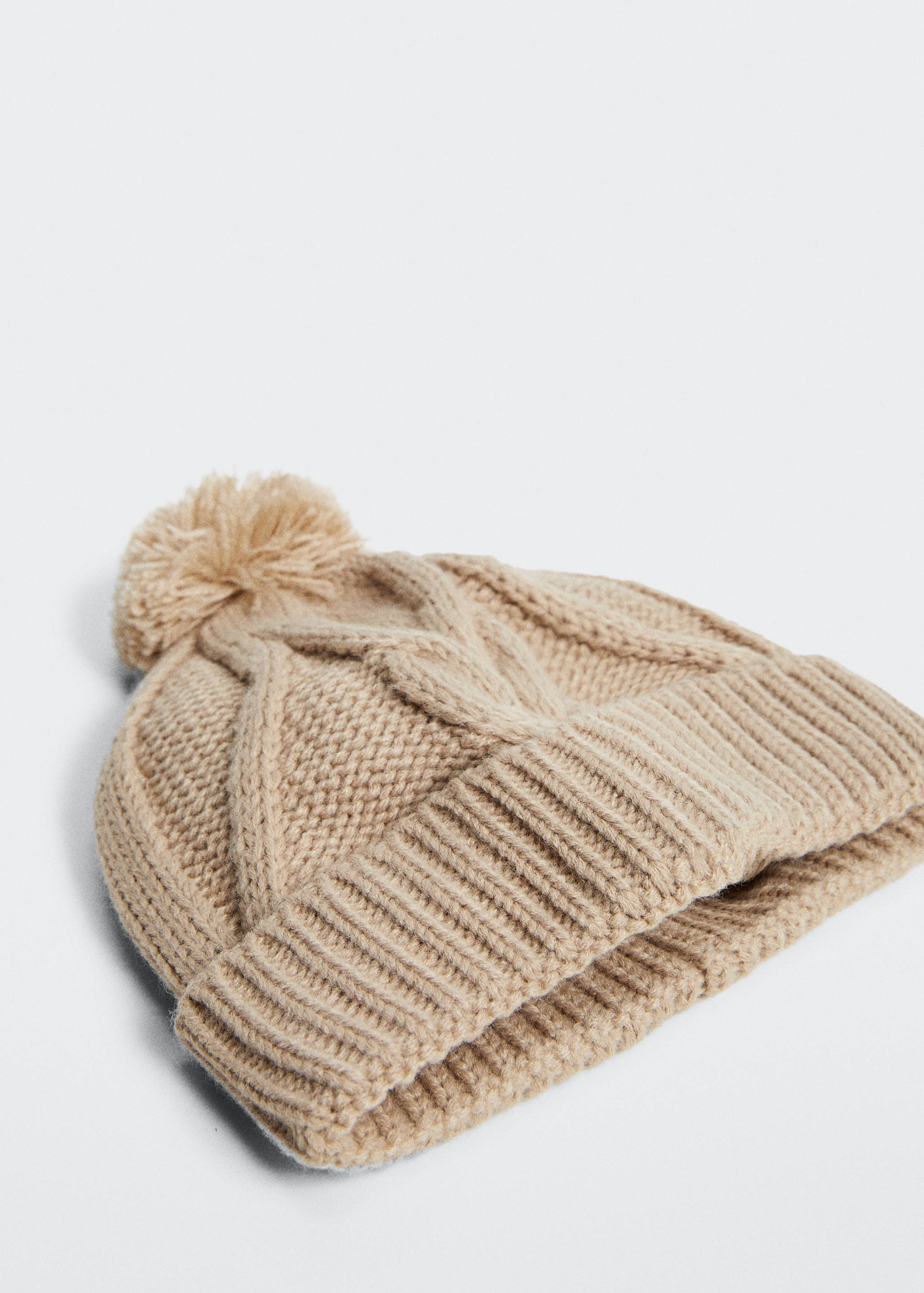 Knitted braided hat - Medium plane