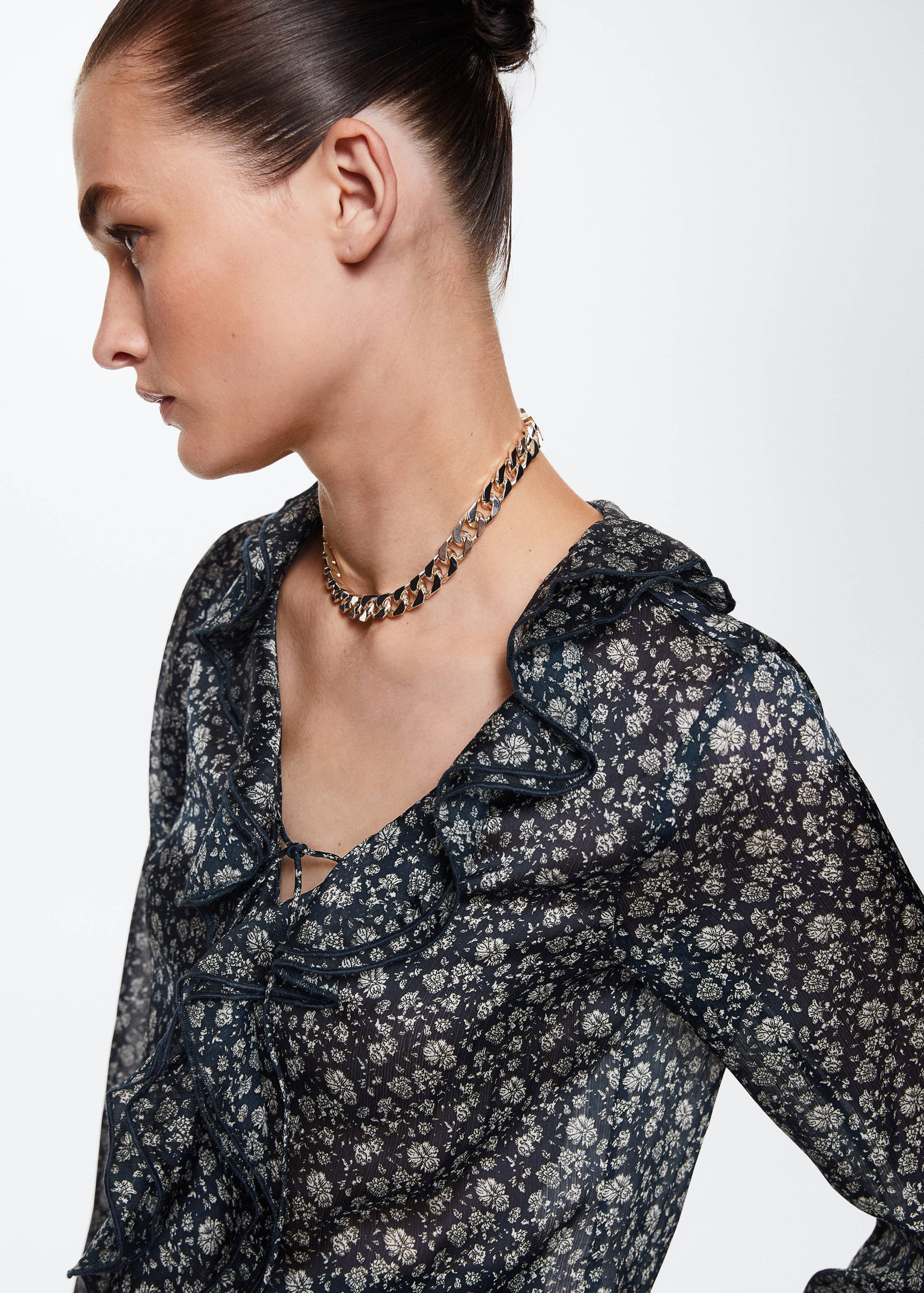 Floral-print flowy blouse - Details of the article 1