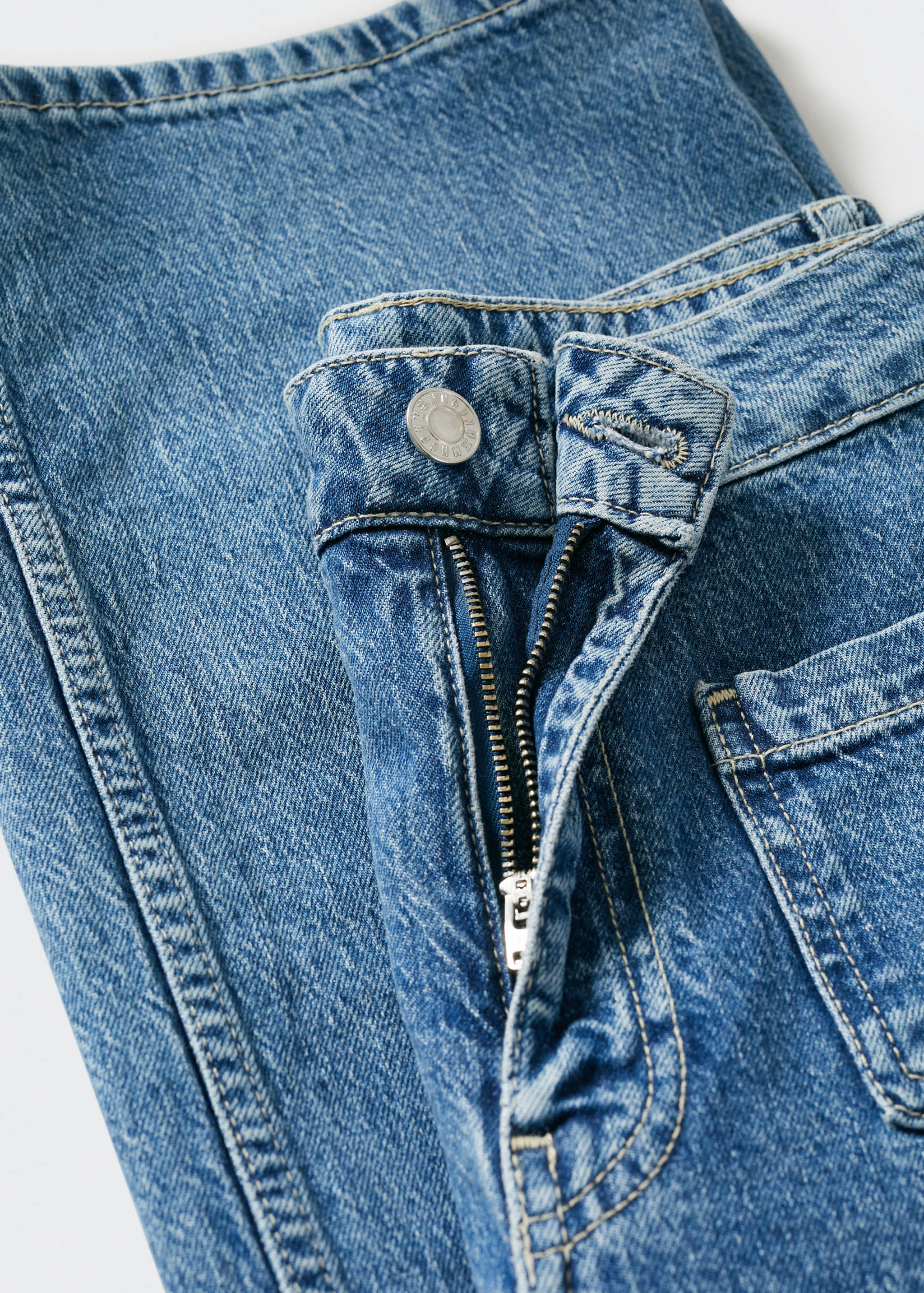 Wide-leg jeans with pockets - Details of the article 8