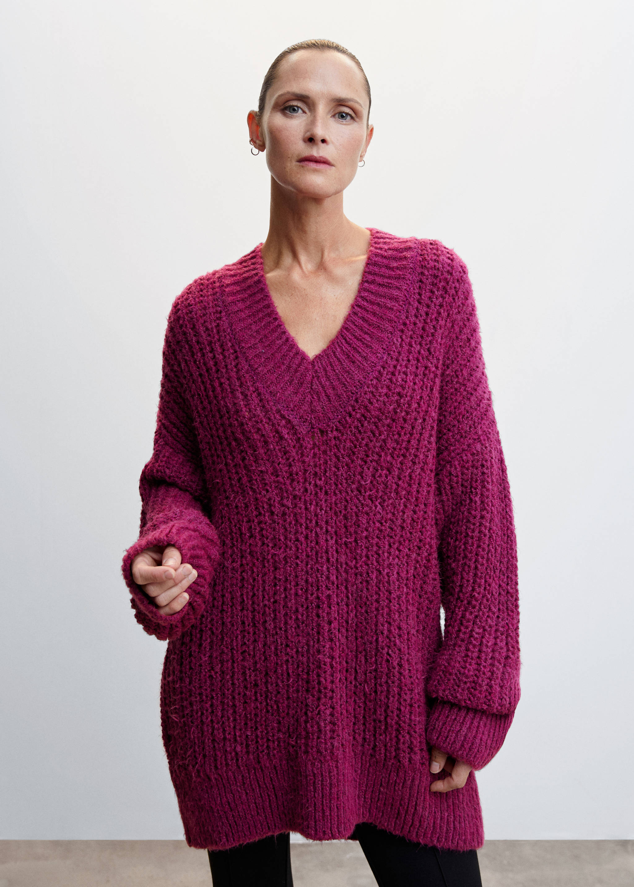 Oversized-Pullover mit V-Ausschnitt - Mittlere Ansicht