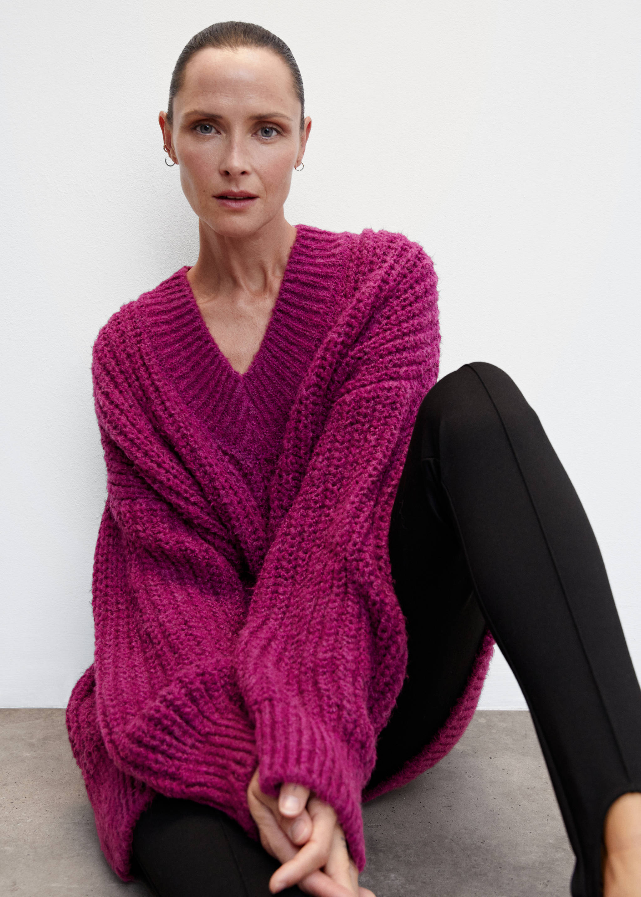 Oversized-Pullover mit V-Ausschnitt - Detail des Artikels 2