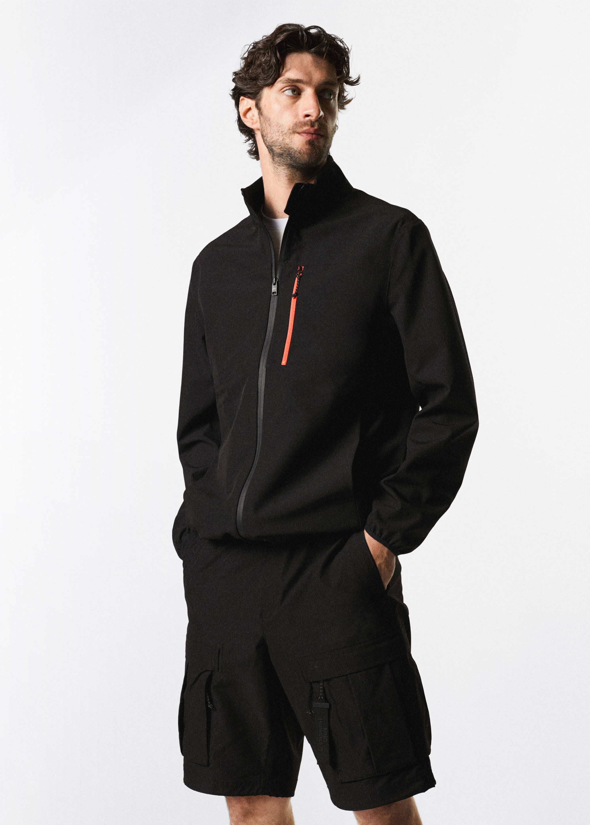 Chaqueta cortavientos impermeable - Plano medio