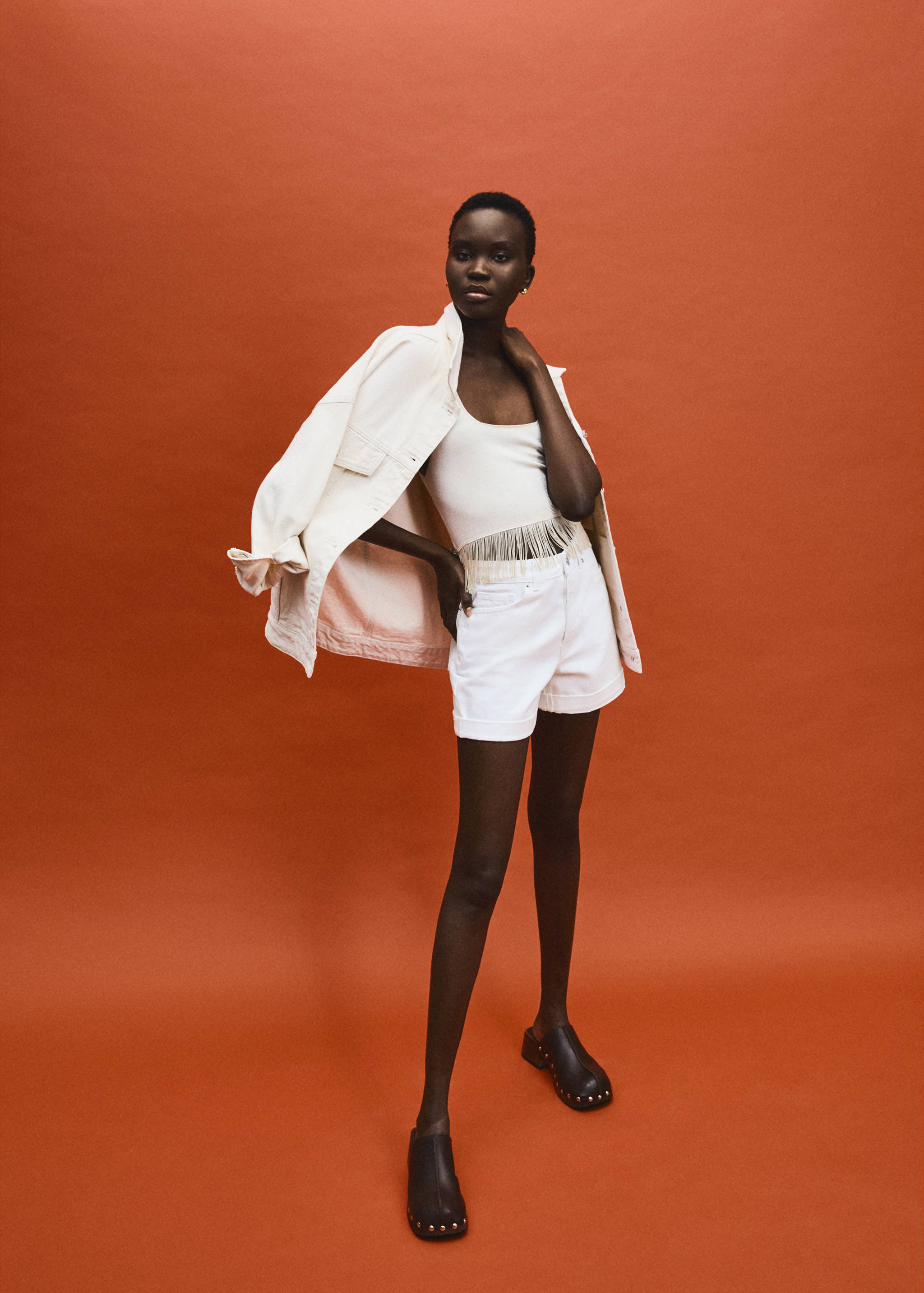 Mom-fit denim shorts - Details of the article 2