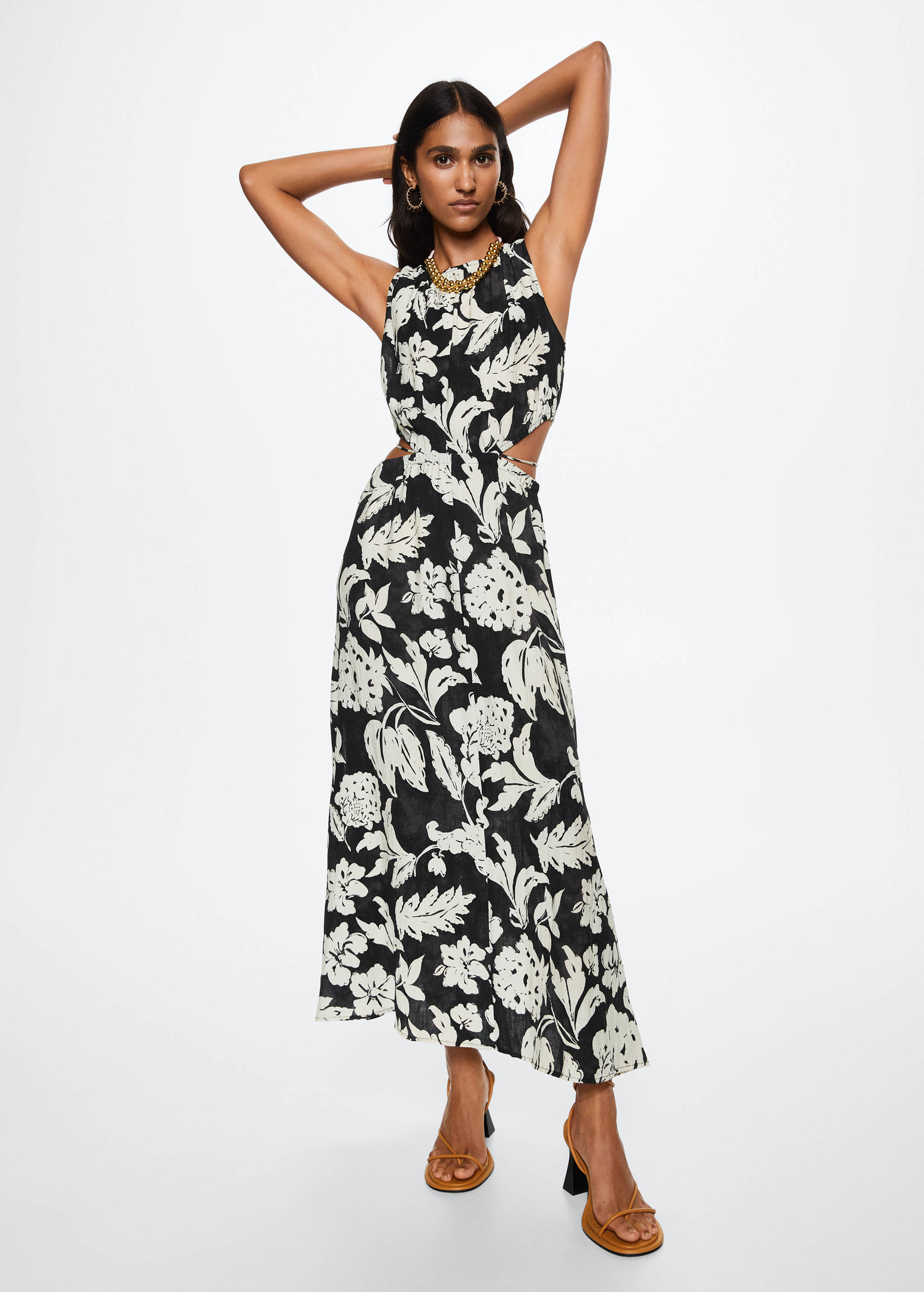 Side slit dress - General plane