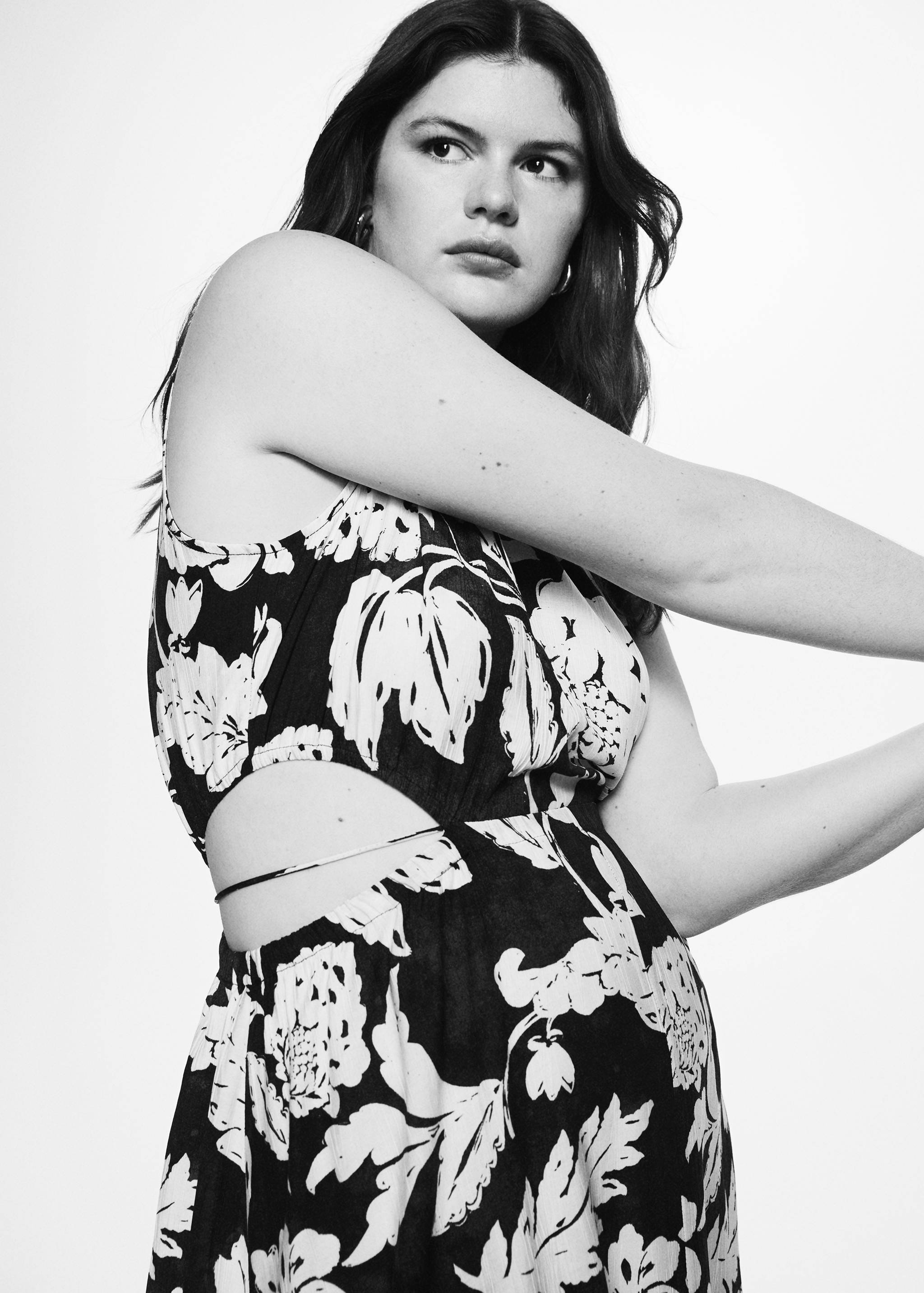 Side slit dress - Details of the article 3