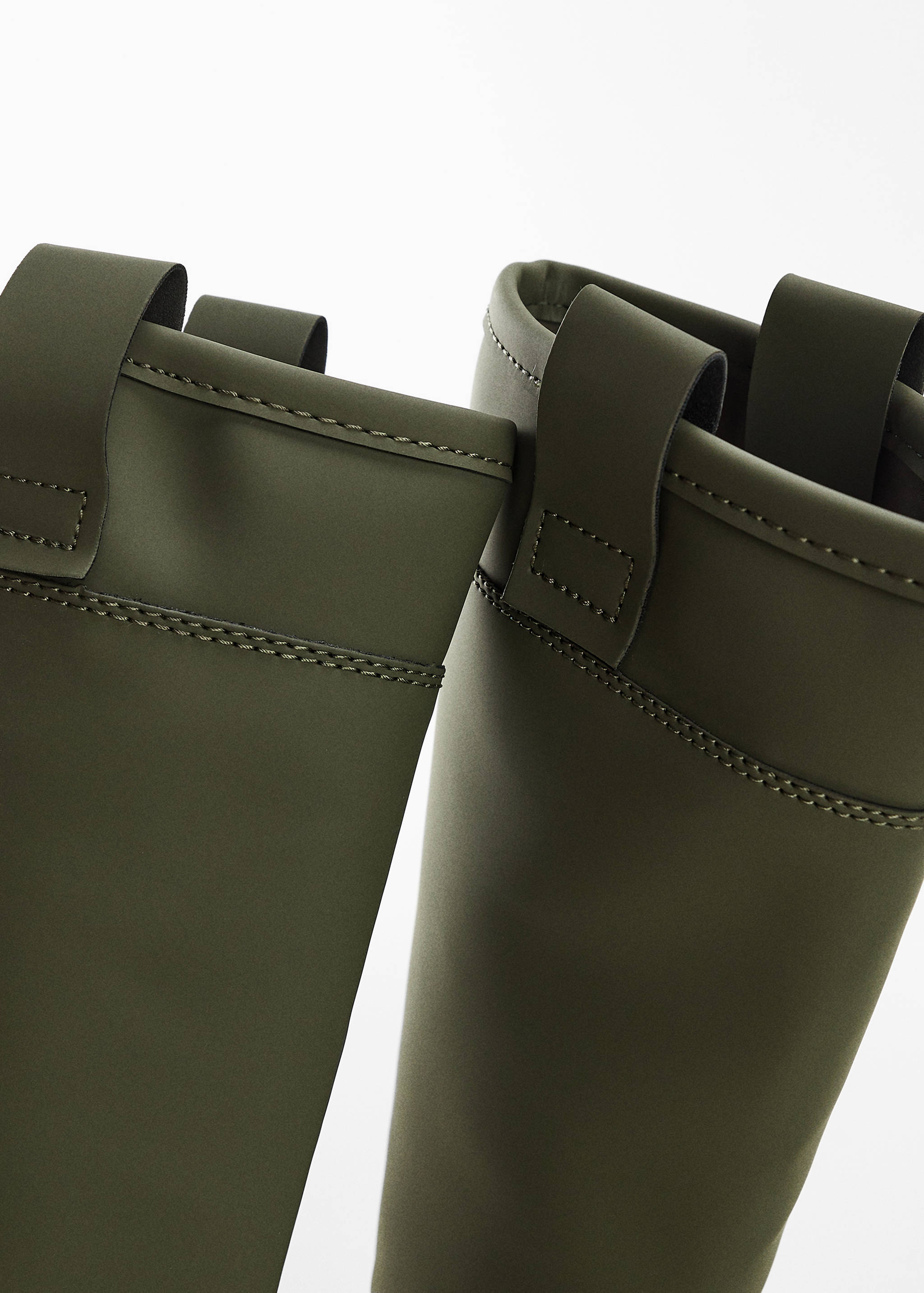 Platform boots with tall leg - Details of the article 1