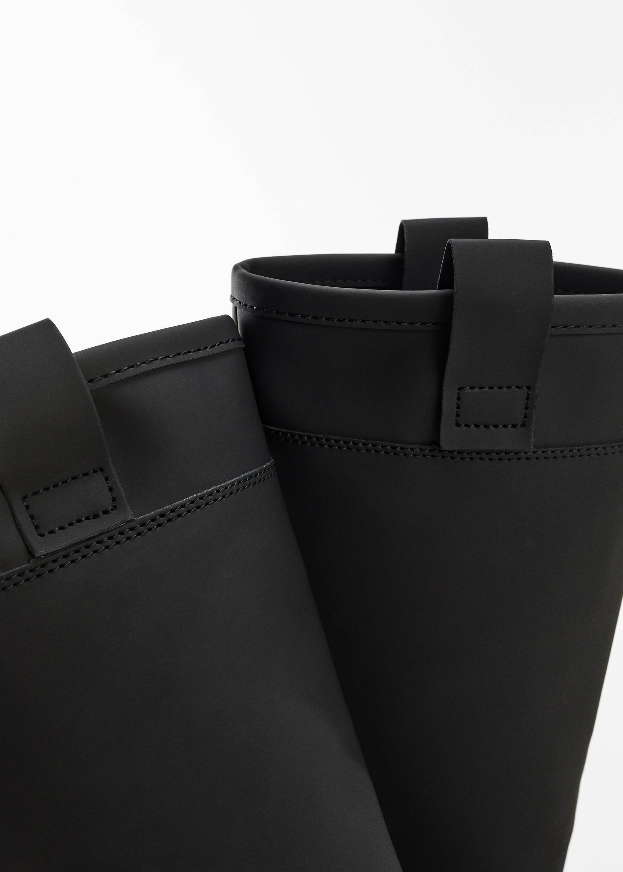 Platform boots with tall leg - Details of the article 1