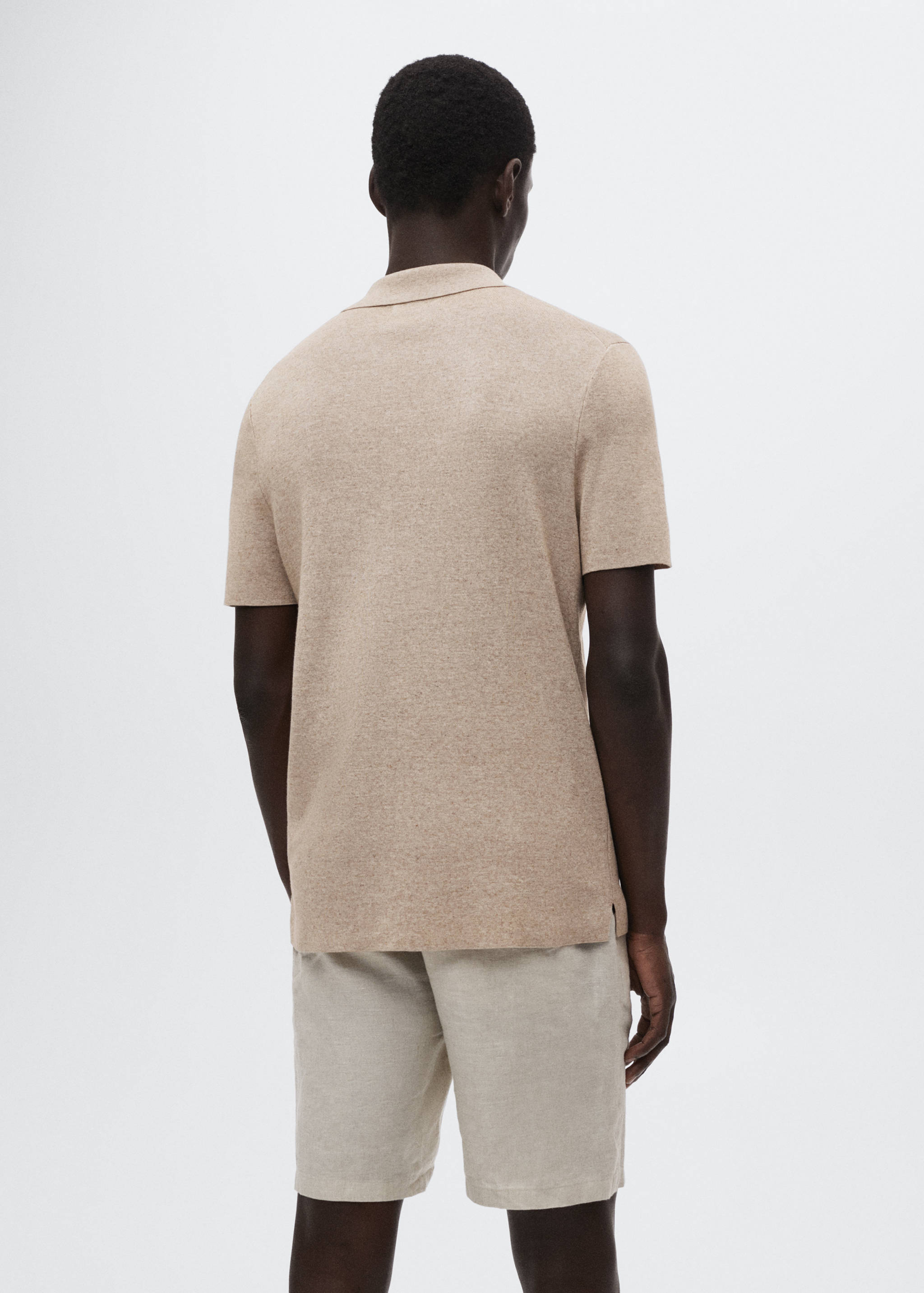Polo fluido lino - Reverso del artículo