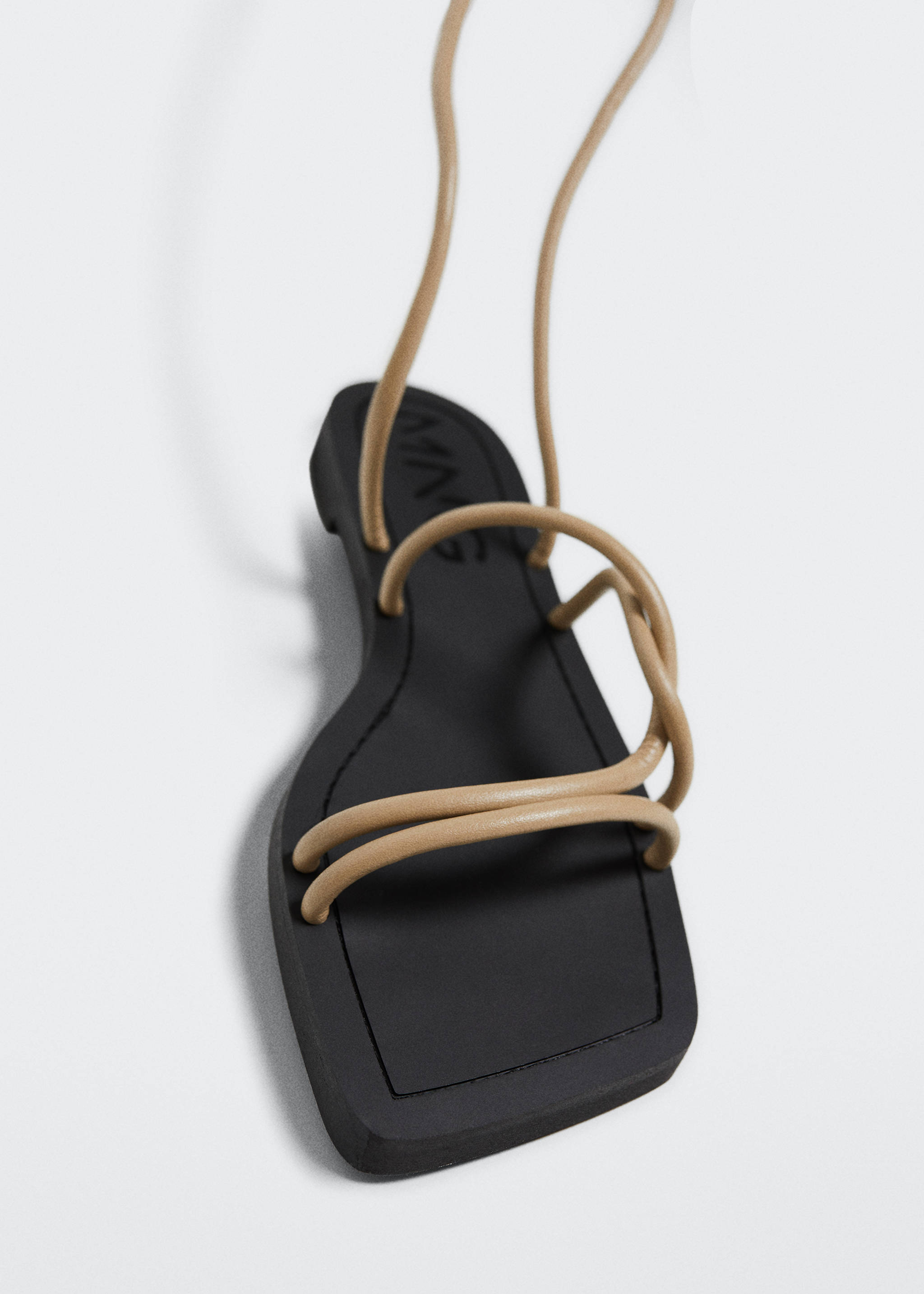 Sandalen met gekruiste bandjes - Middenvlak