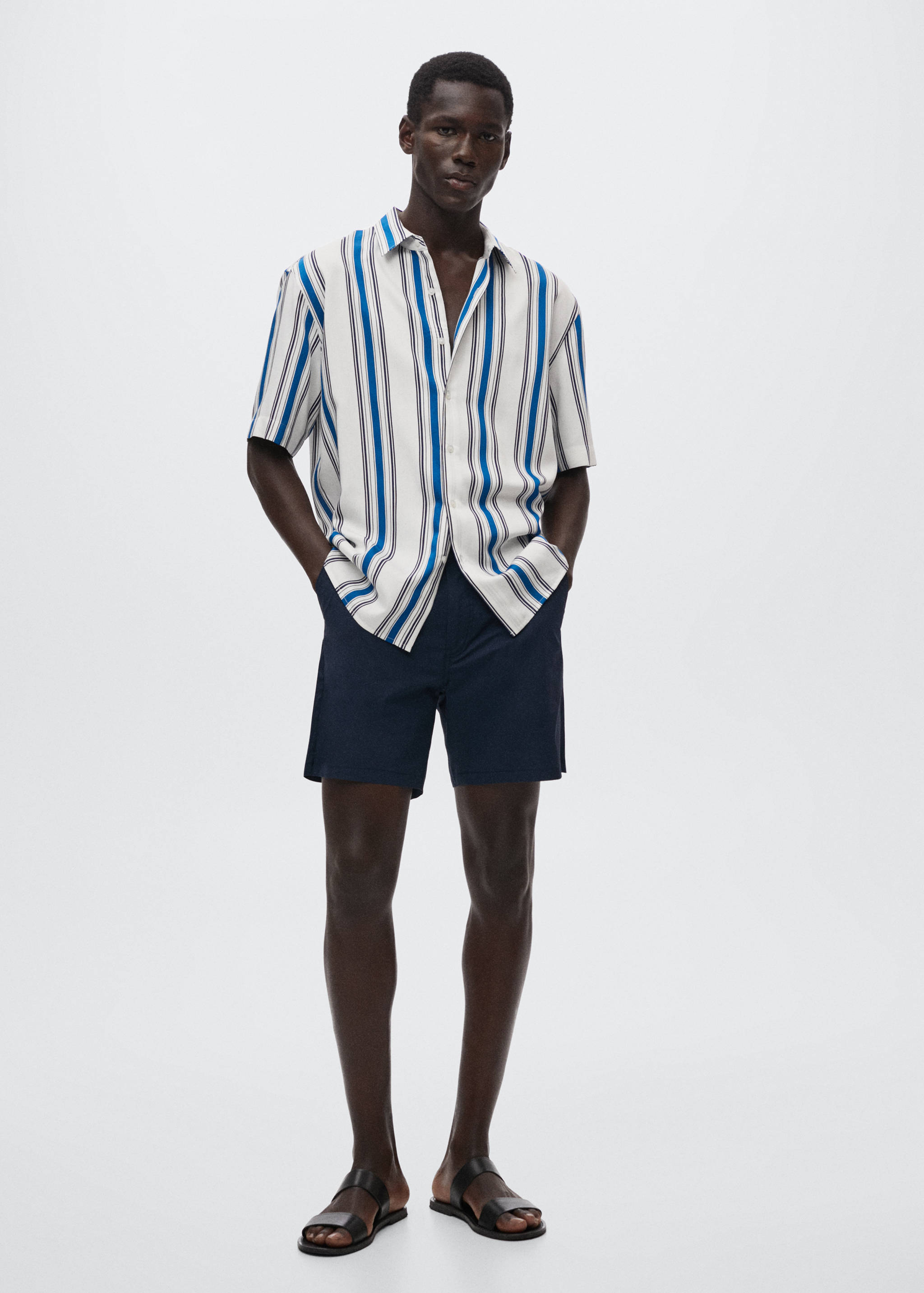 Fließendes Streifenhemd - Allgemeine Ansicht