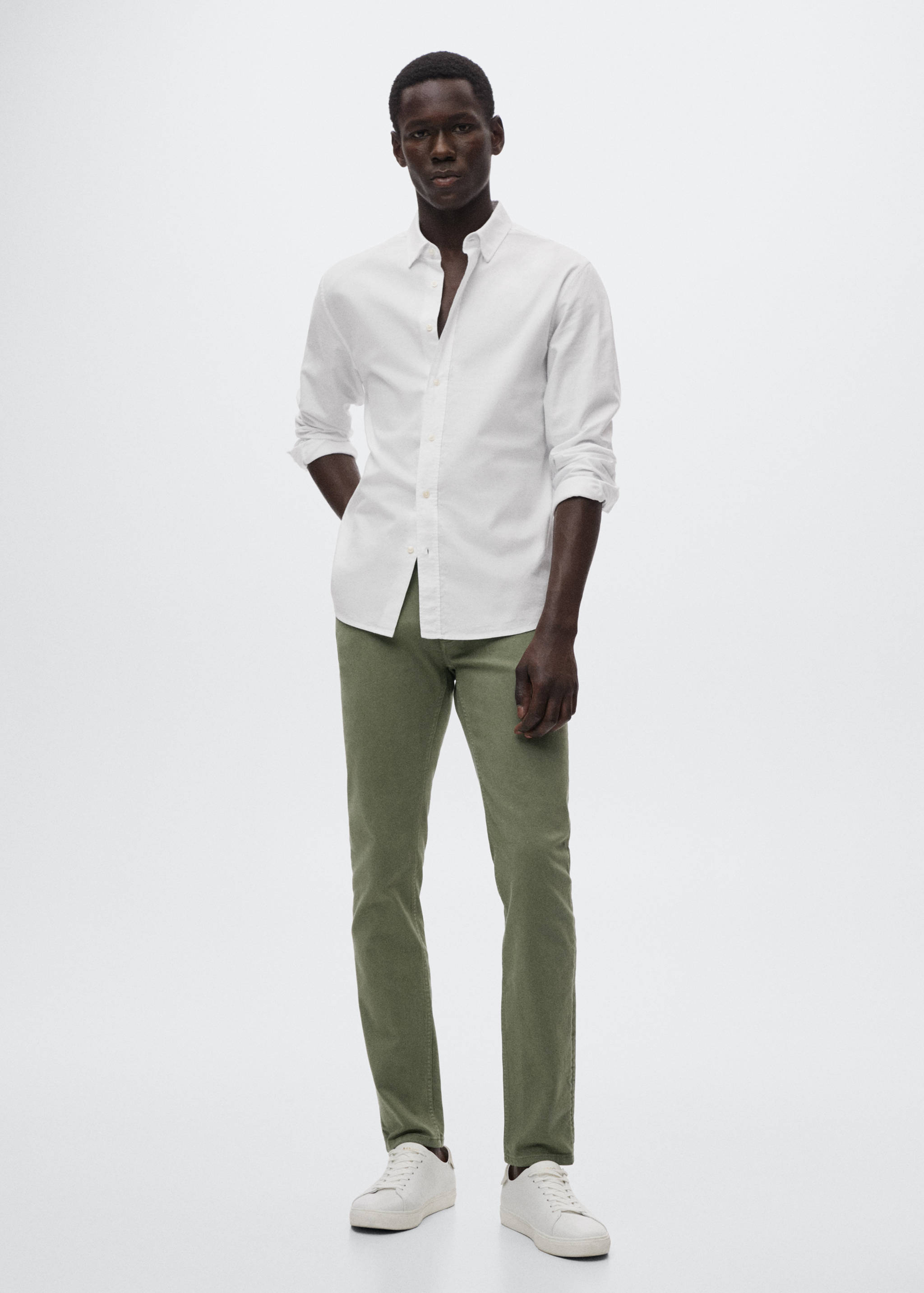 Farbige Slim Fit-Jeans - Allgemeine Ansicht