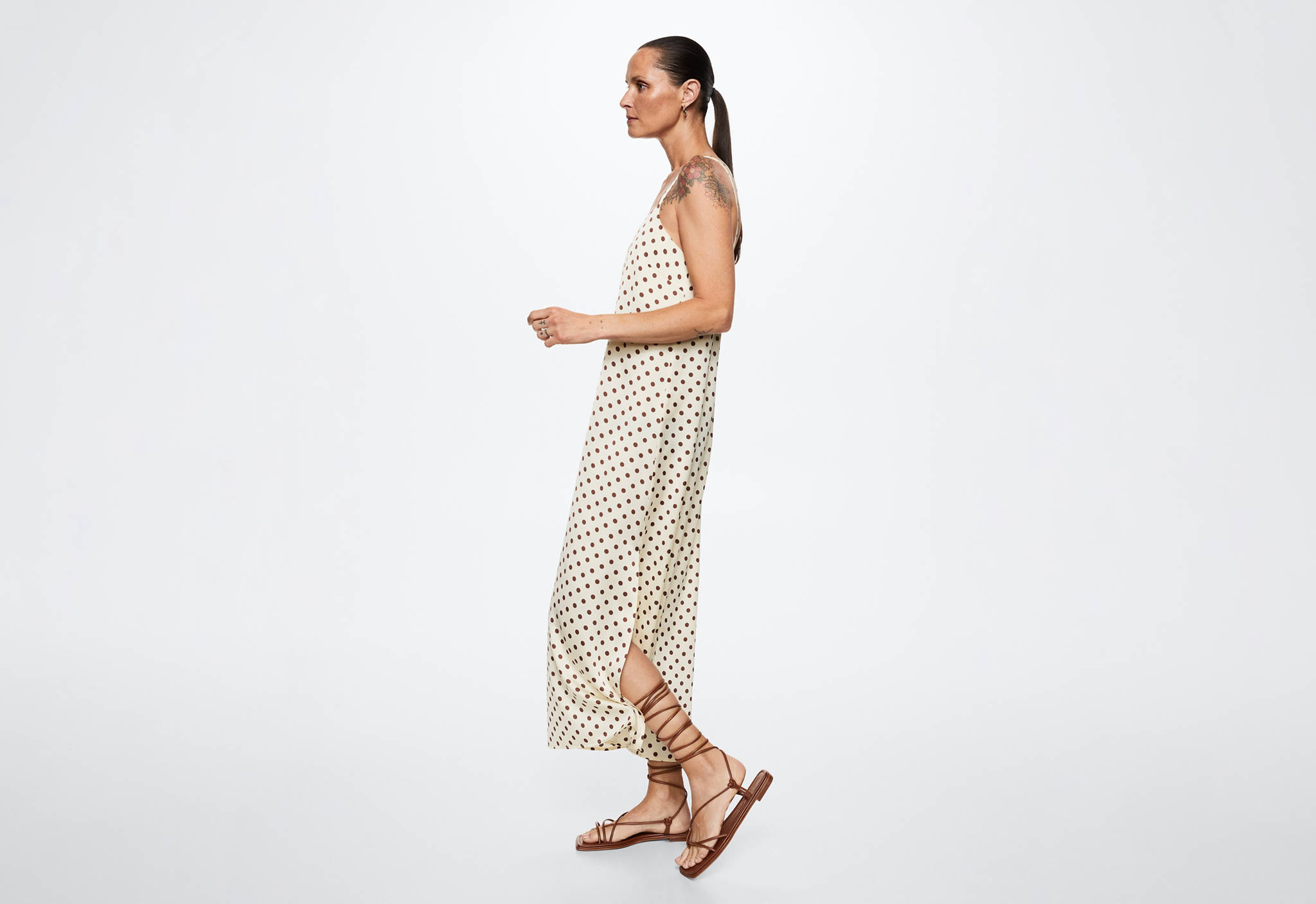 Satiniertes Kleid mit Polka Dots - Panoramaansicht