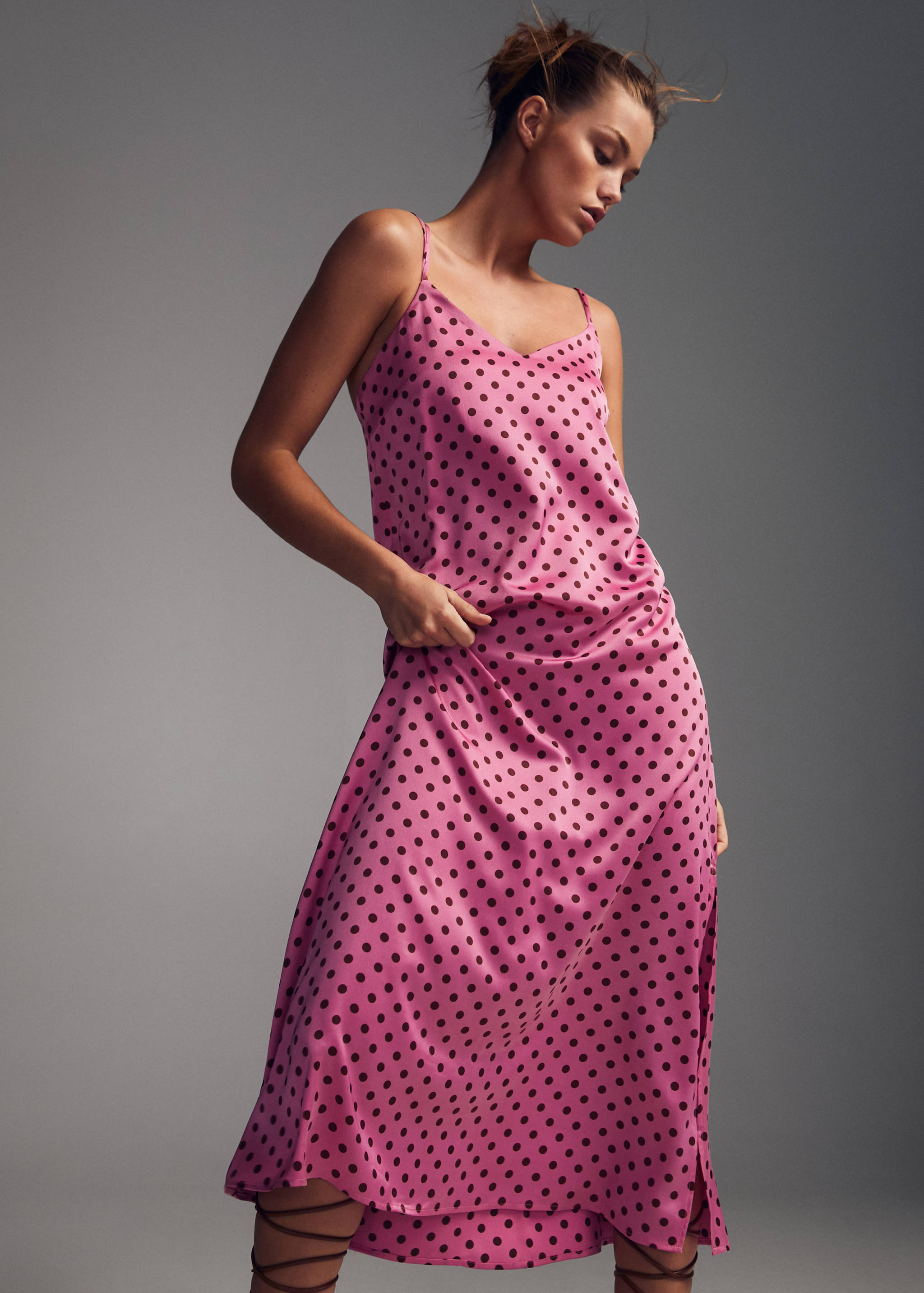 Satiniertes Kleid mit Polka Dots - Detail des Artikels 7