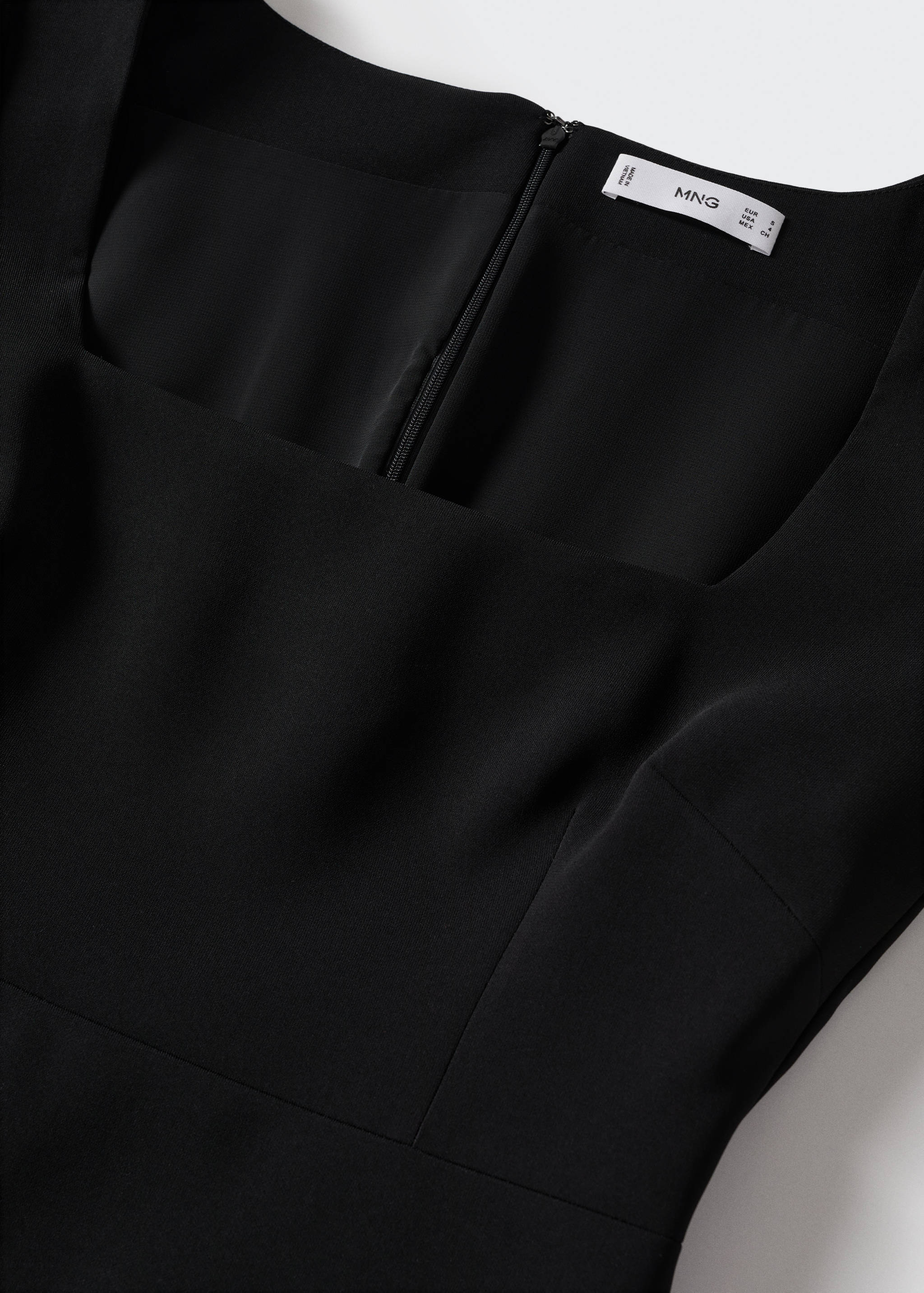 Fitted dress - Details of the article 8