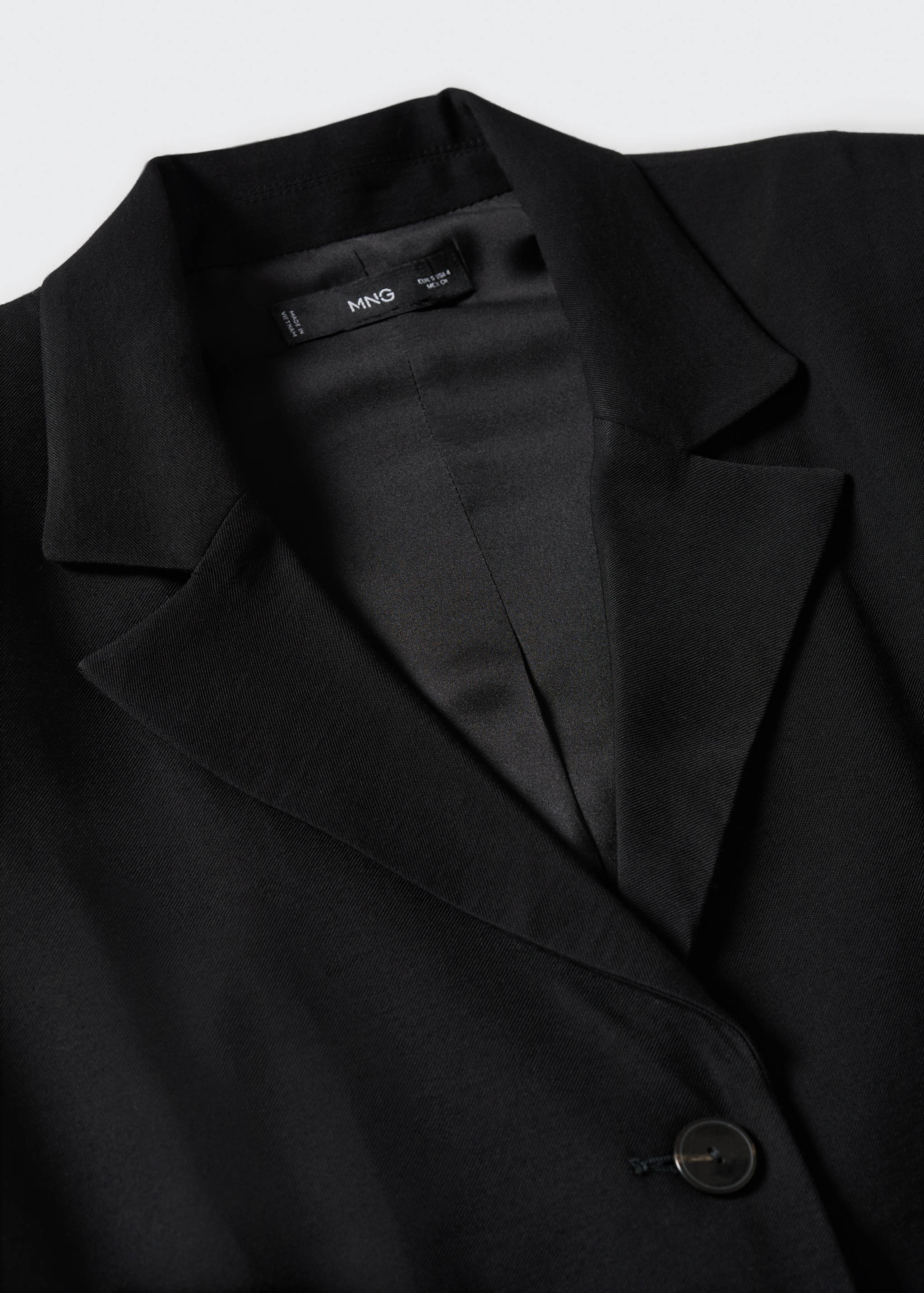 Kleid mit rückseitigem Zierausschnitt - Detail des Artikels 8