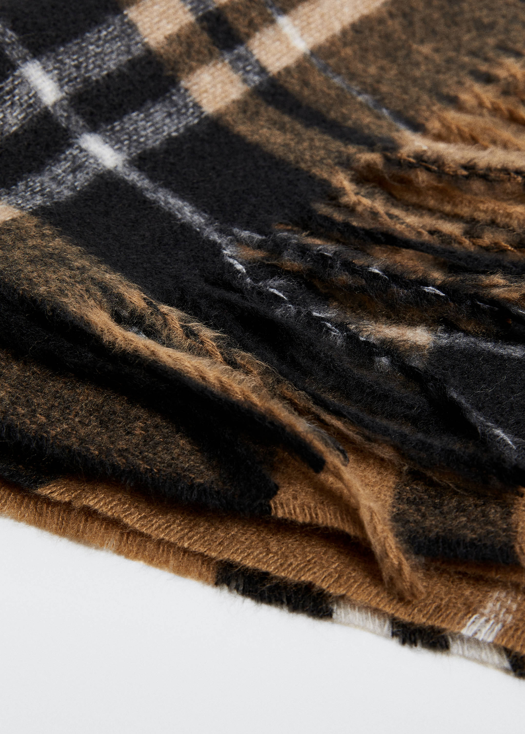 Fringed check scarf - Details of the article 2
