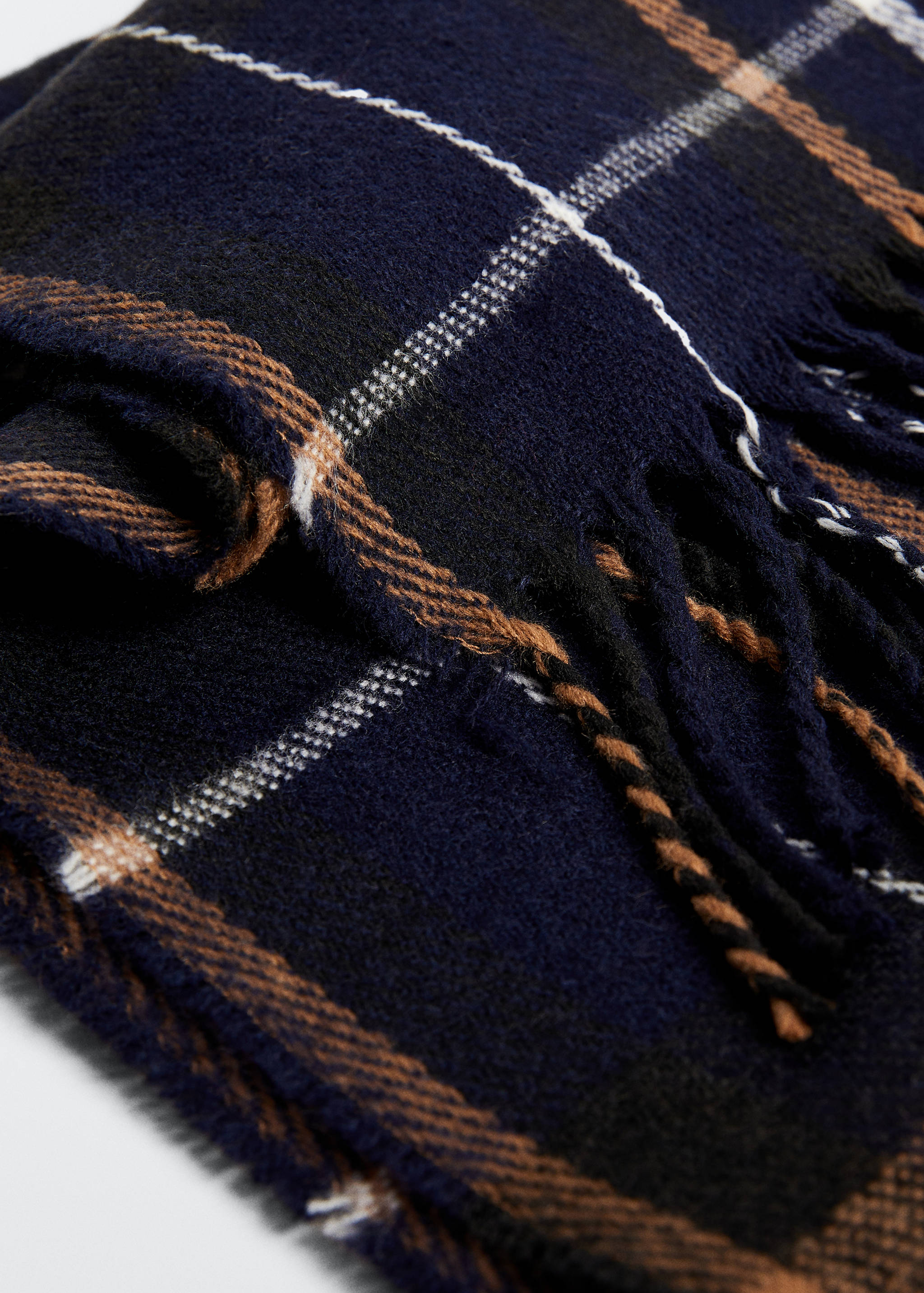 Fringed check scarf - Details of the article 2