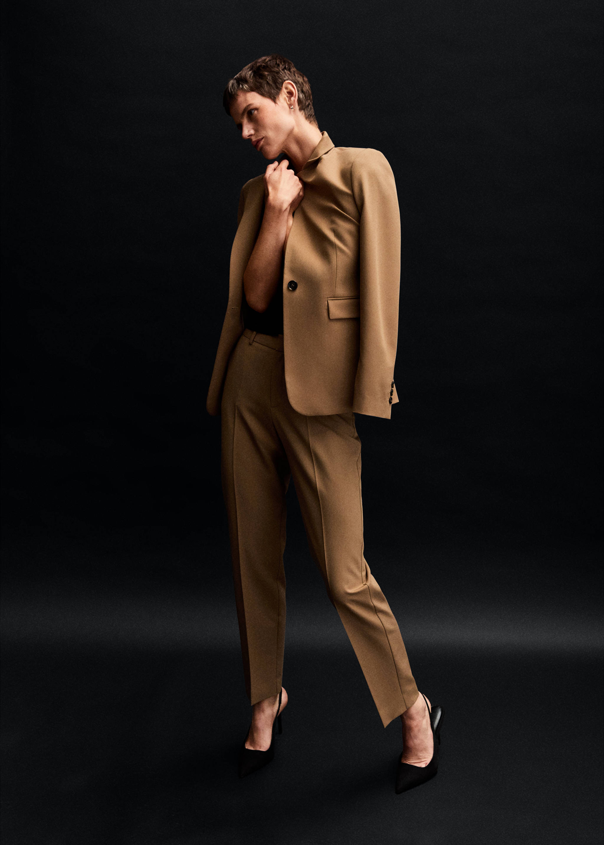 Pleated suit trousers - Details of the article 6