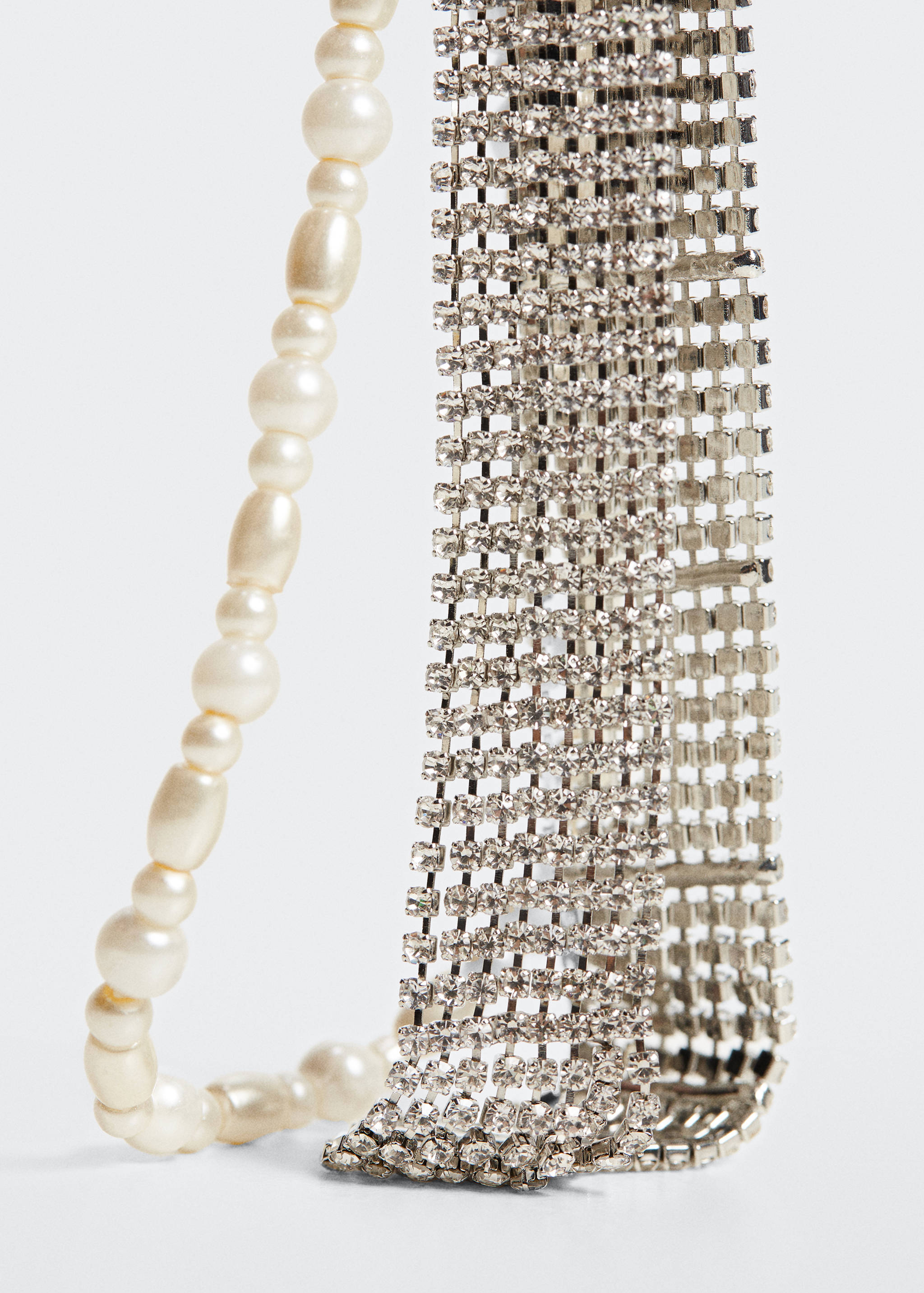 Pearls Choker - Details of the article 1