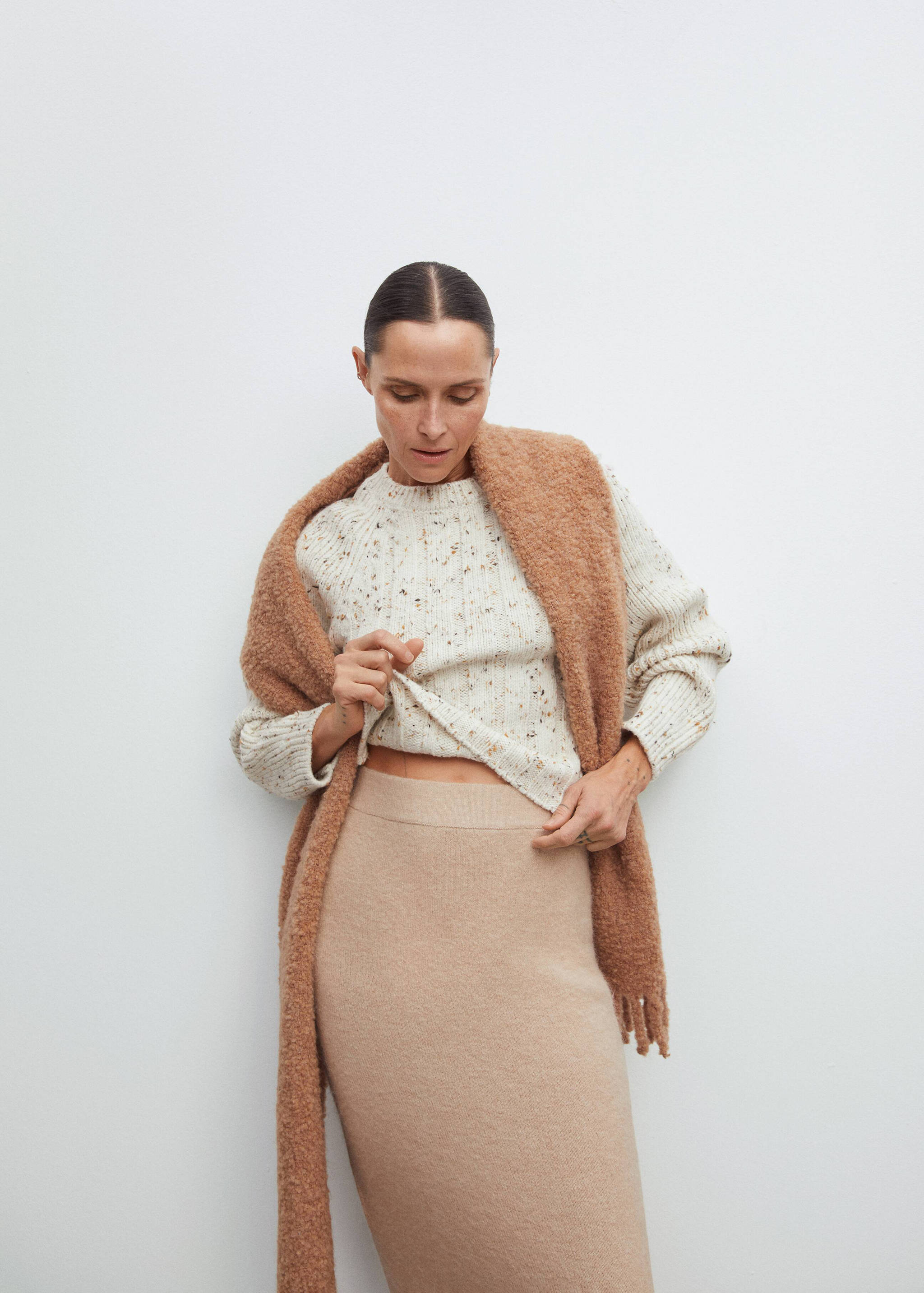 Curly knitted scarf - General plane