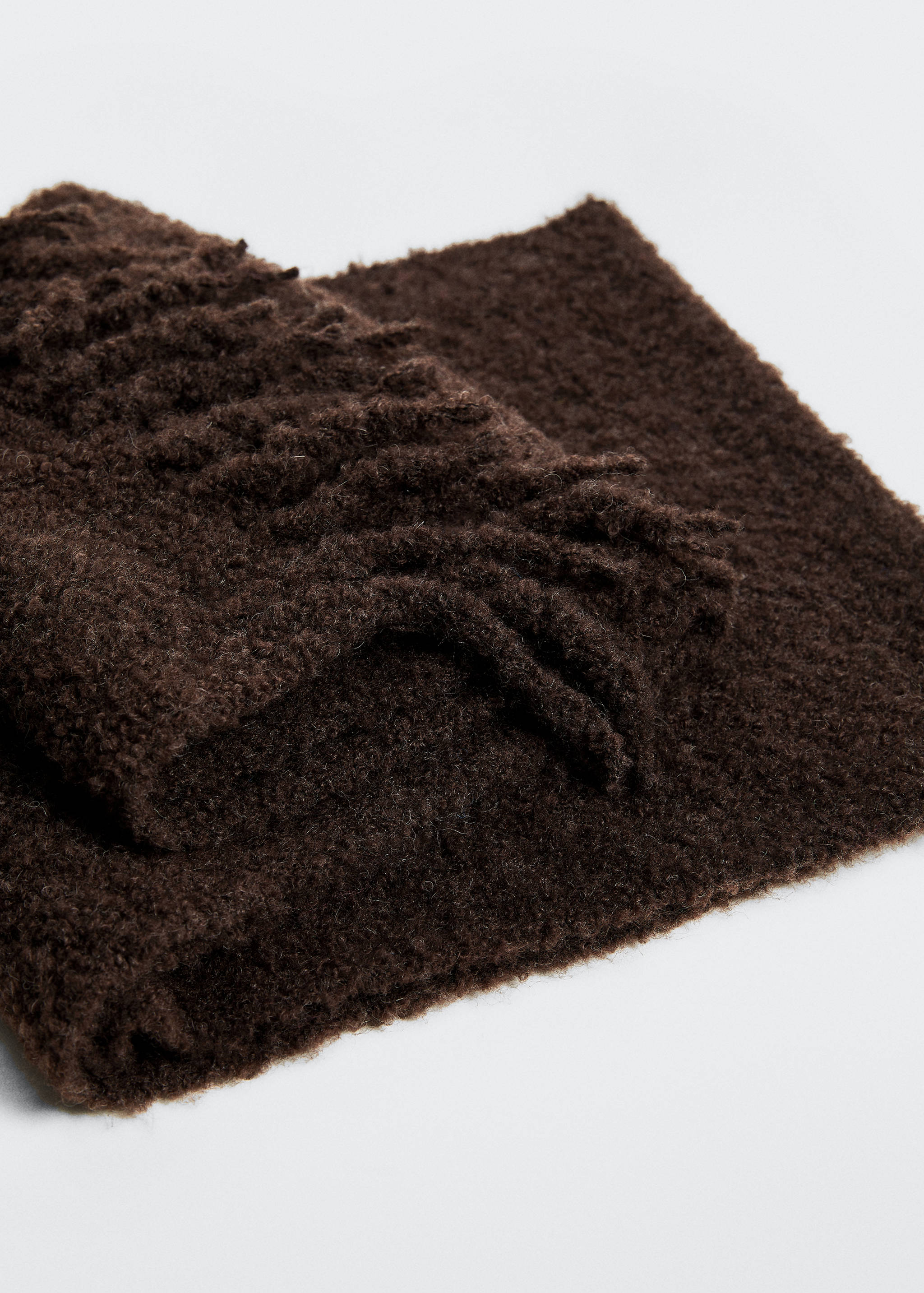 Curly knitted scarf - Details of the article 1