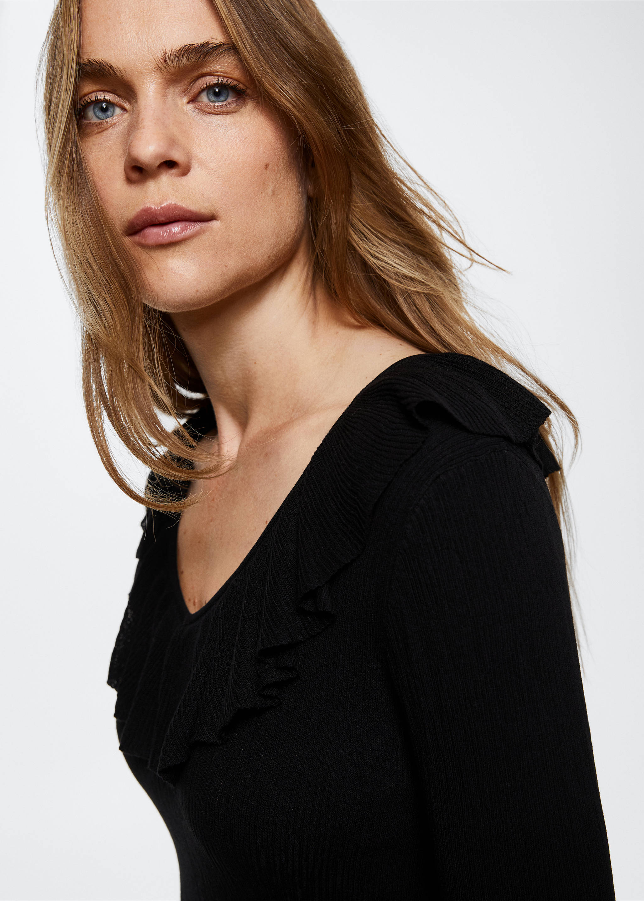 Textured ruffled dress - Details of the article 4