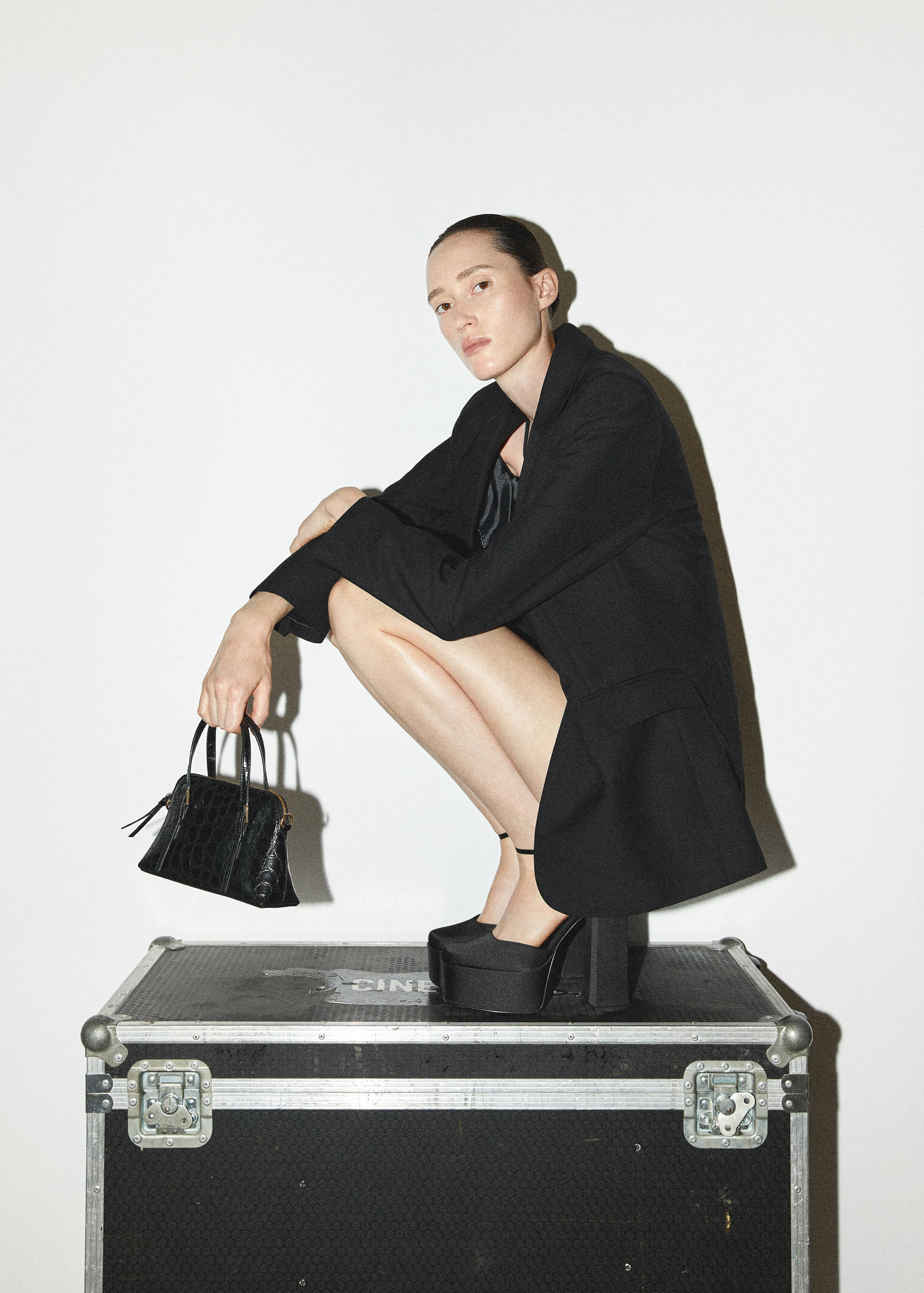 Croc-effect shoulder bag - General plane