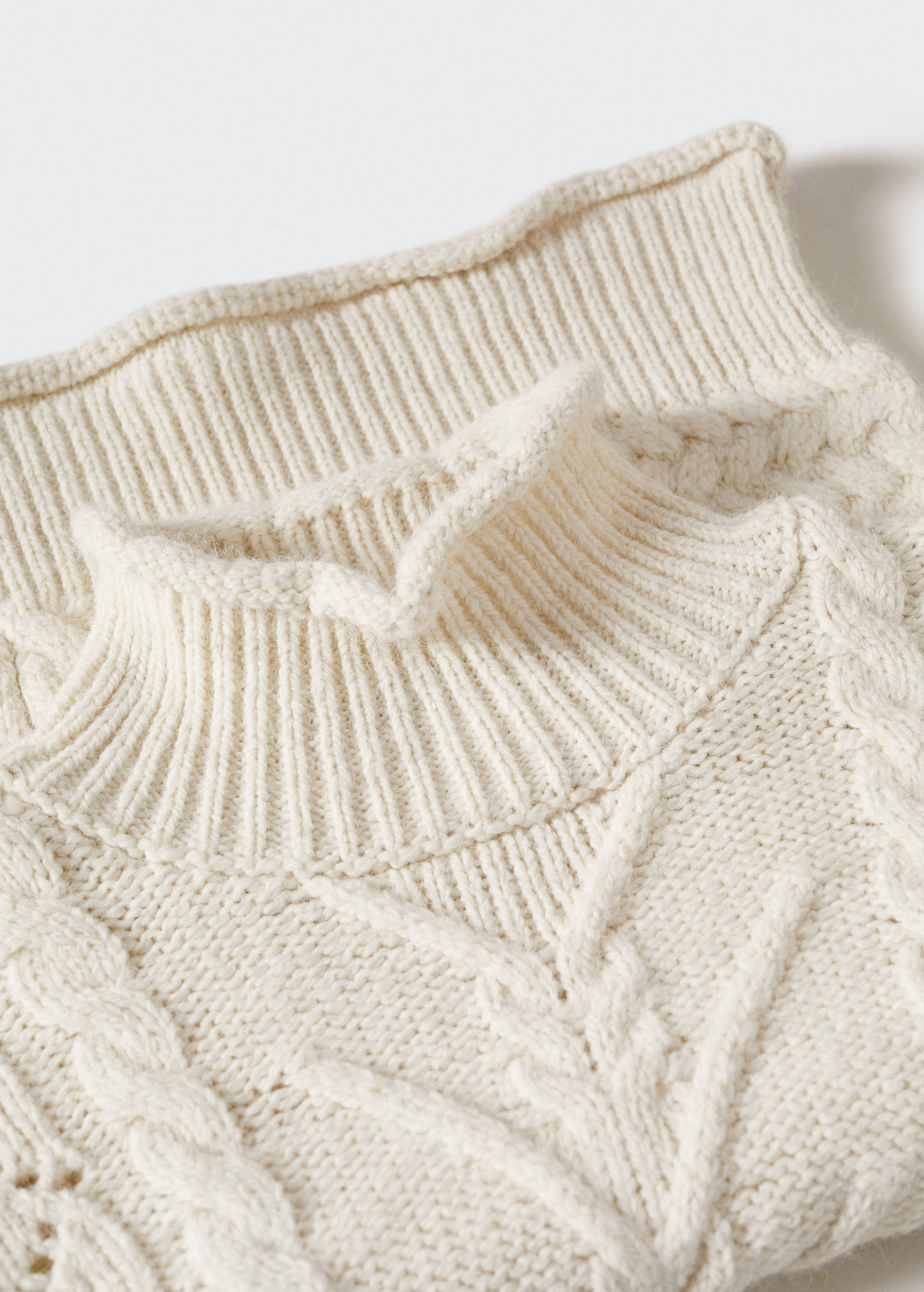 Braided turtleneck sweater - Details of the article 8