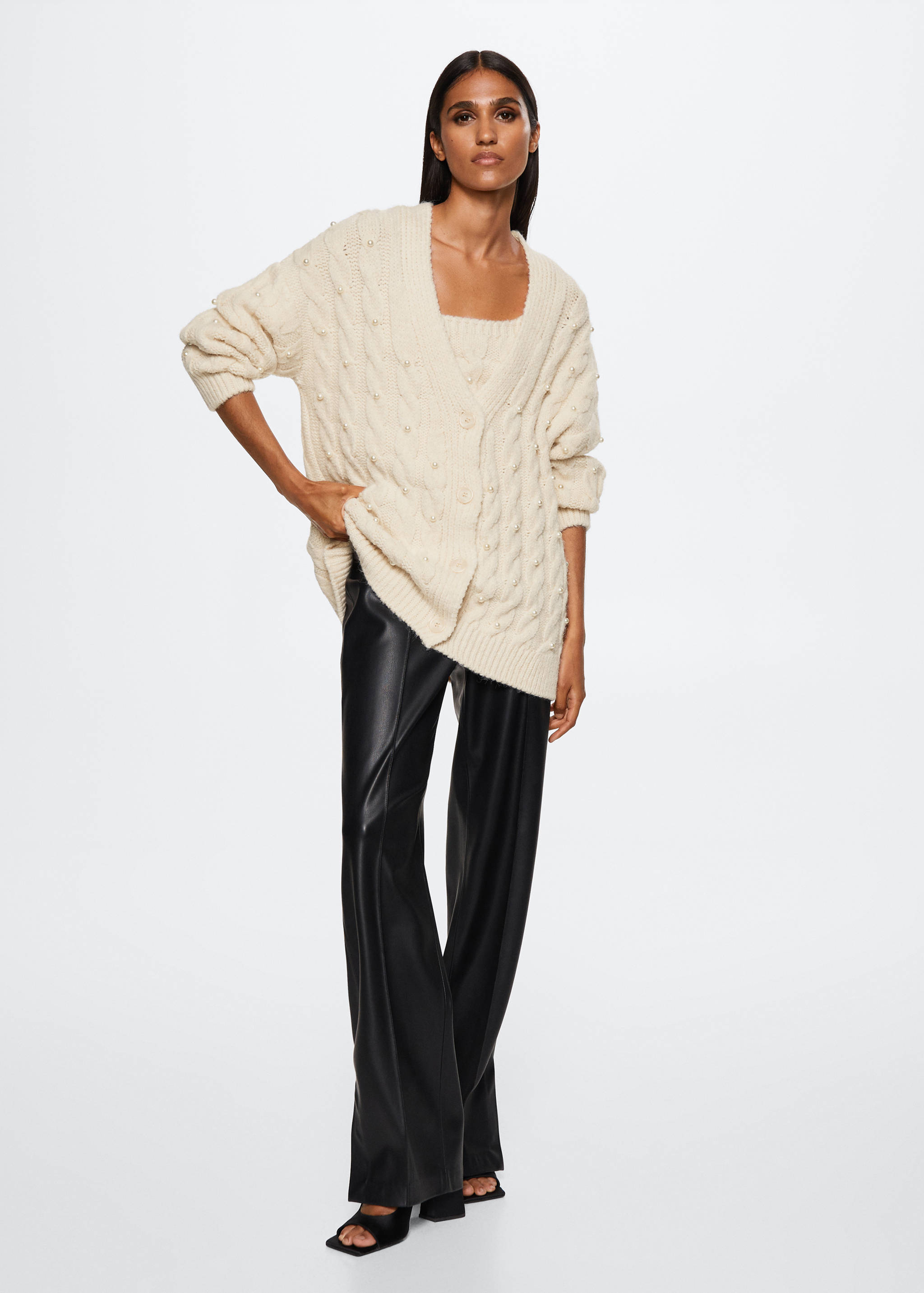 Knitted cardigan with pearls - General plane