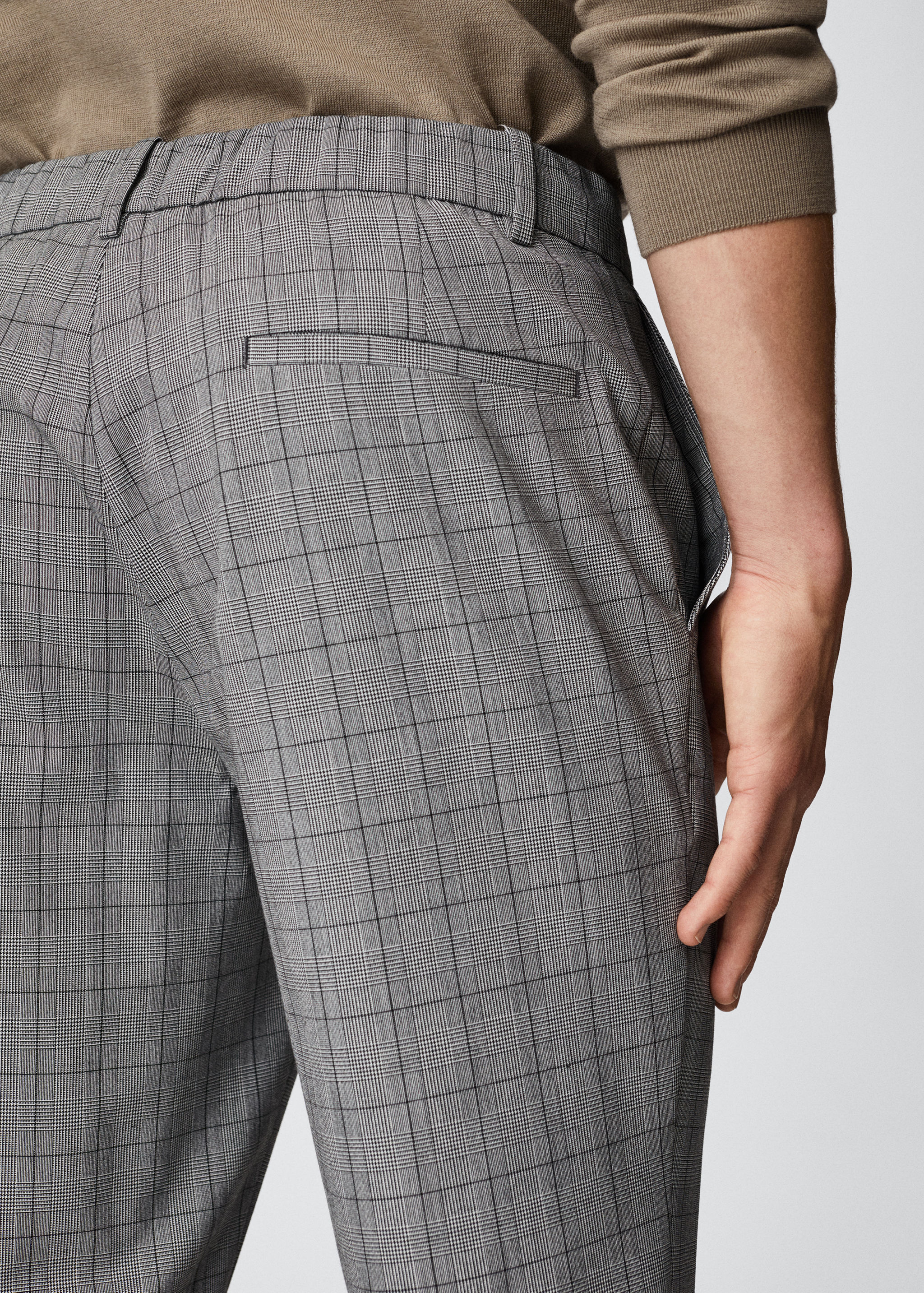 Tapered fit stretch trousers - Details of the article 3