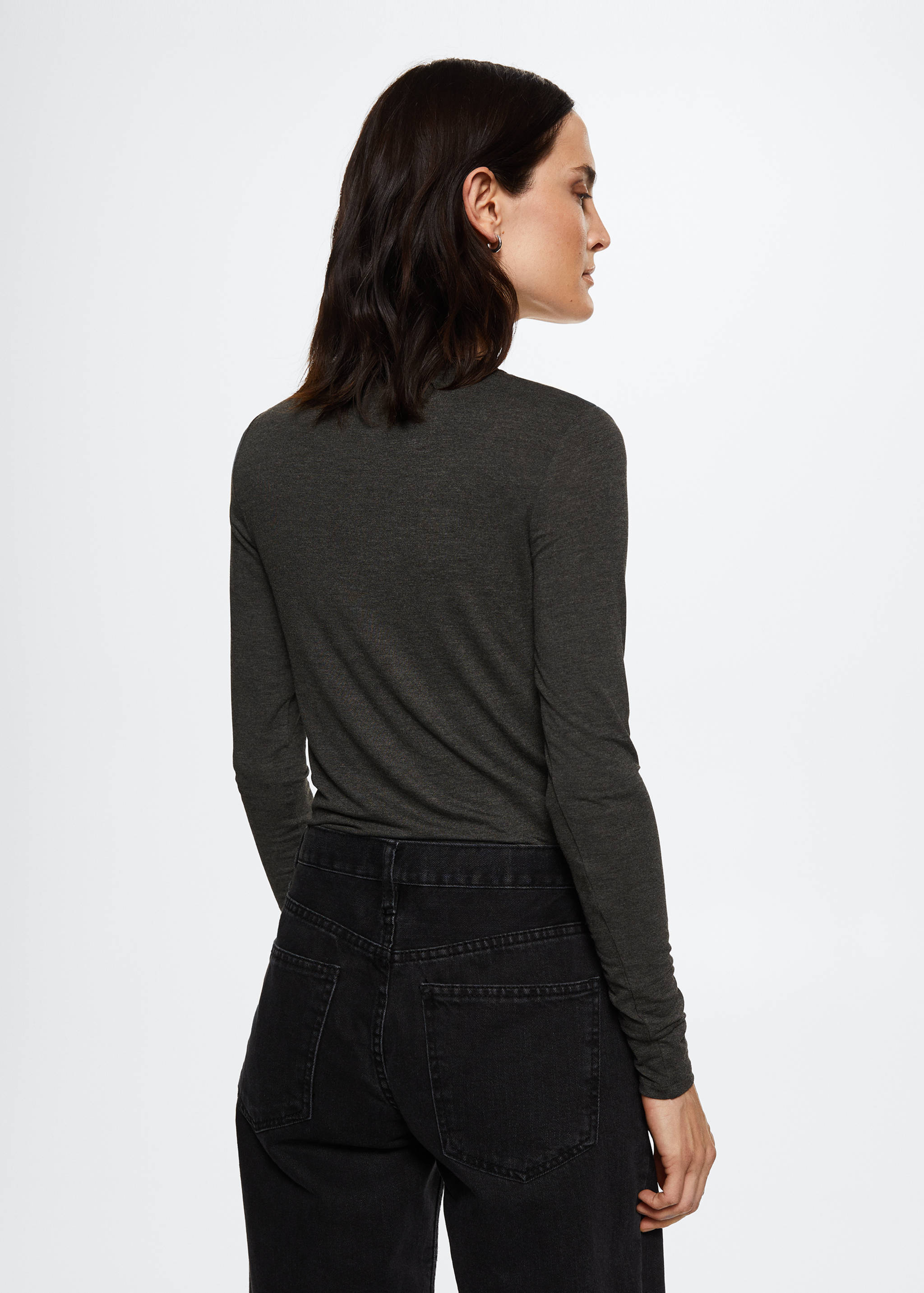 Long-sleeved V-neck T-shirt - Reverse of the article