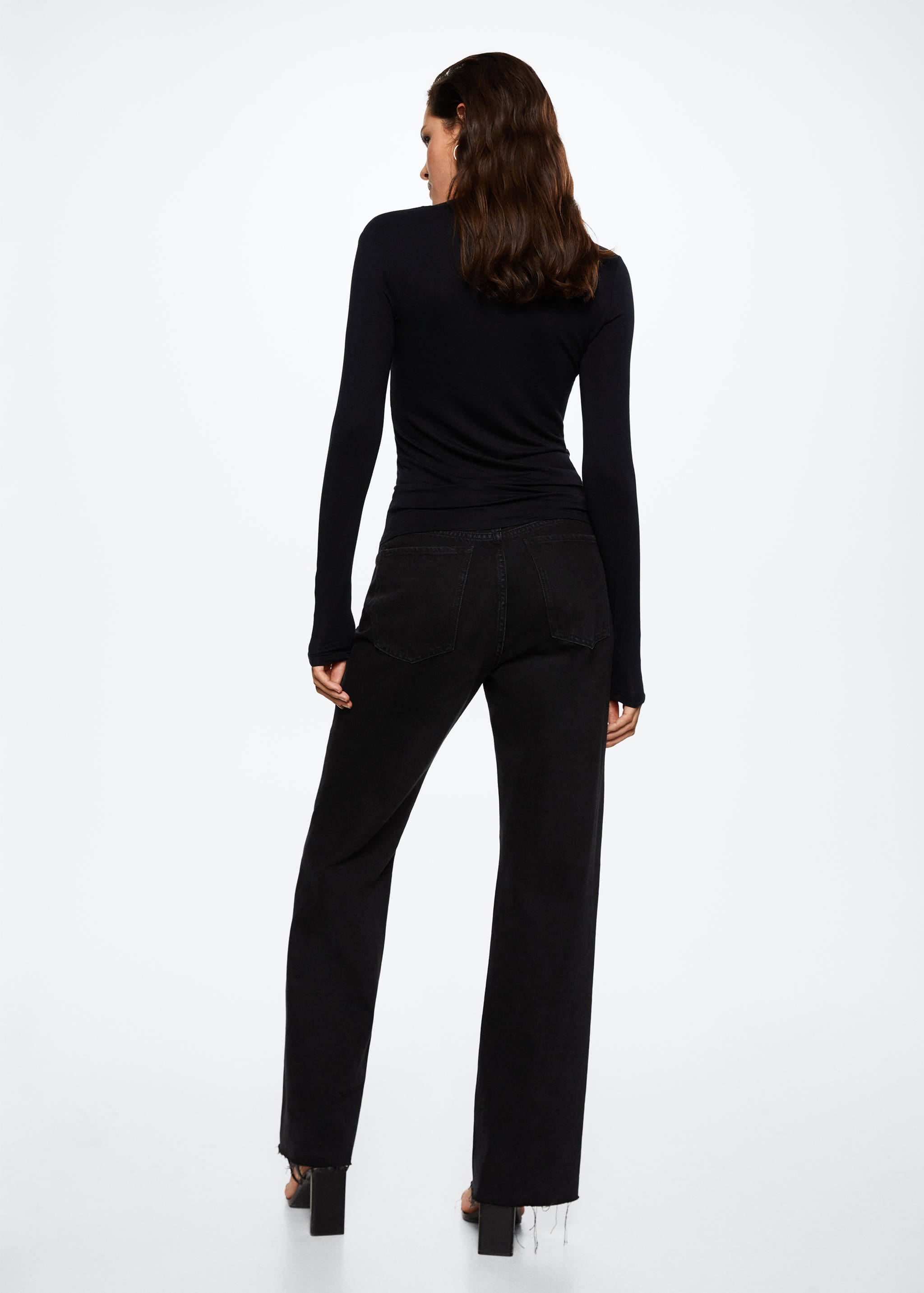 Long-sleeved V-neck T-shirt - Reverse of the article