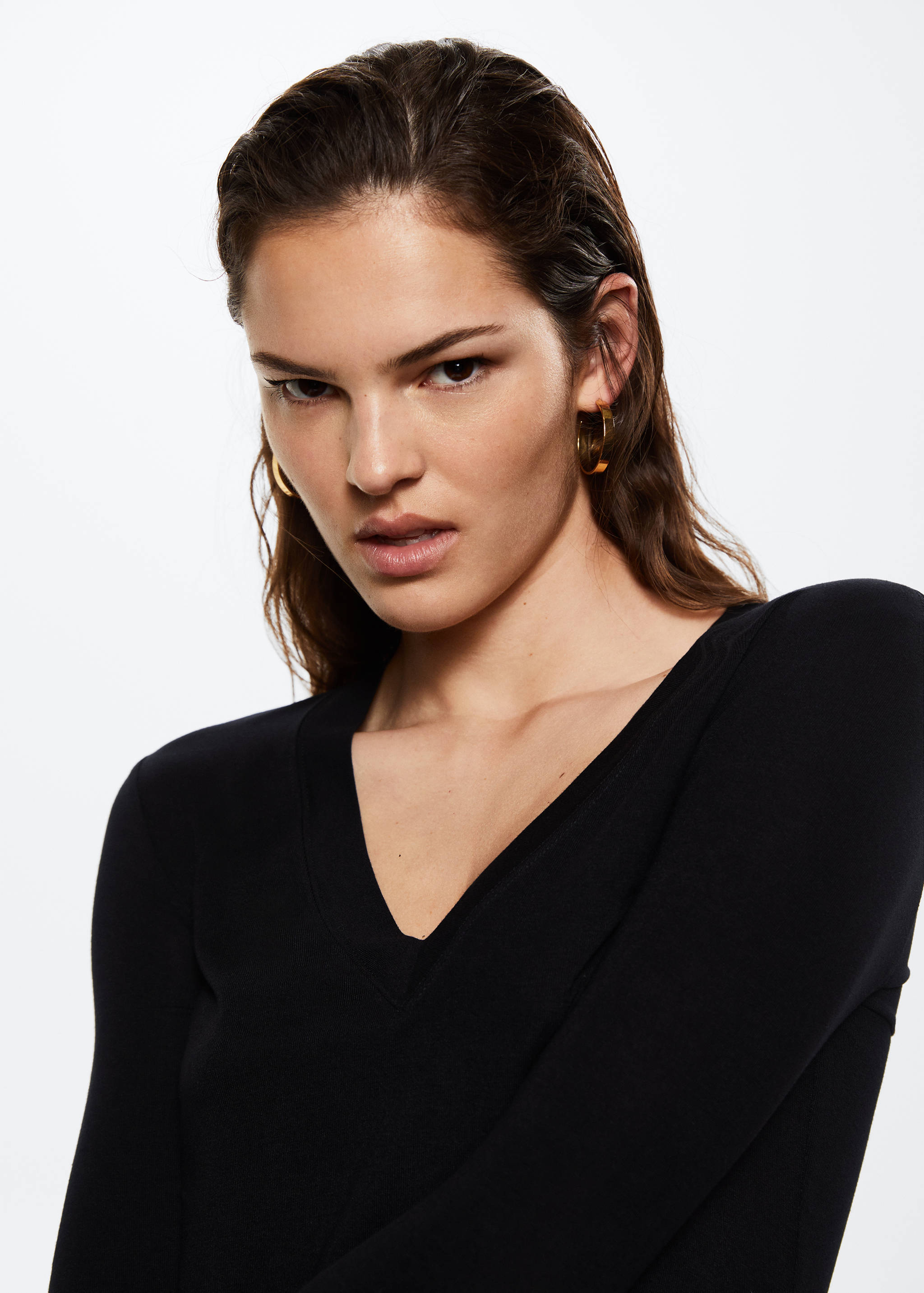 Long-sleeved V-neck T-shirt - Details of the article 1