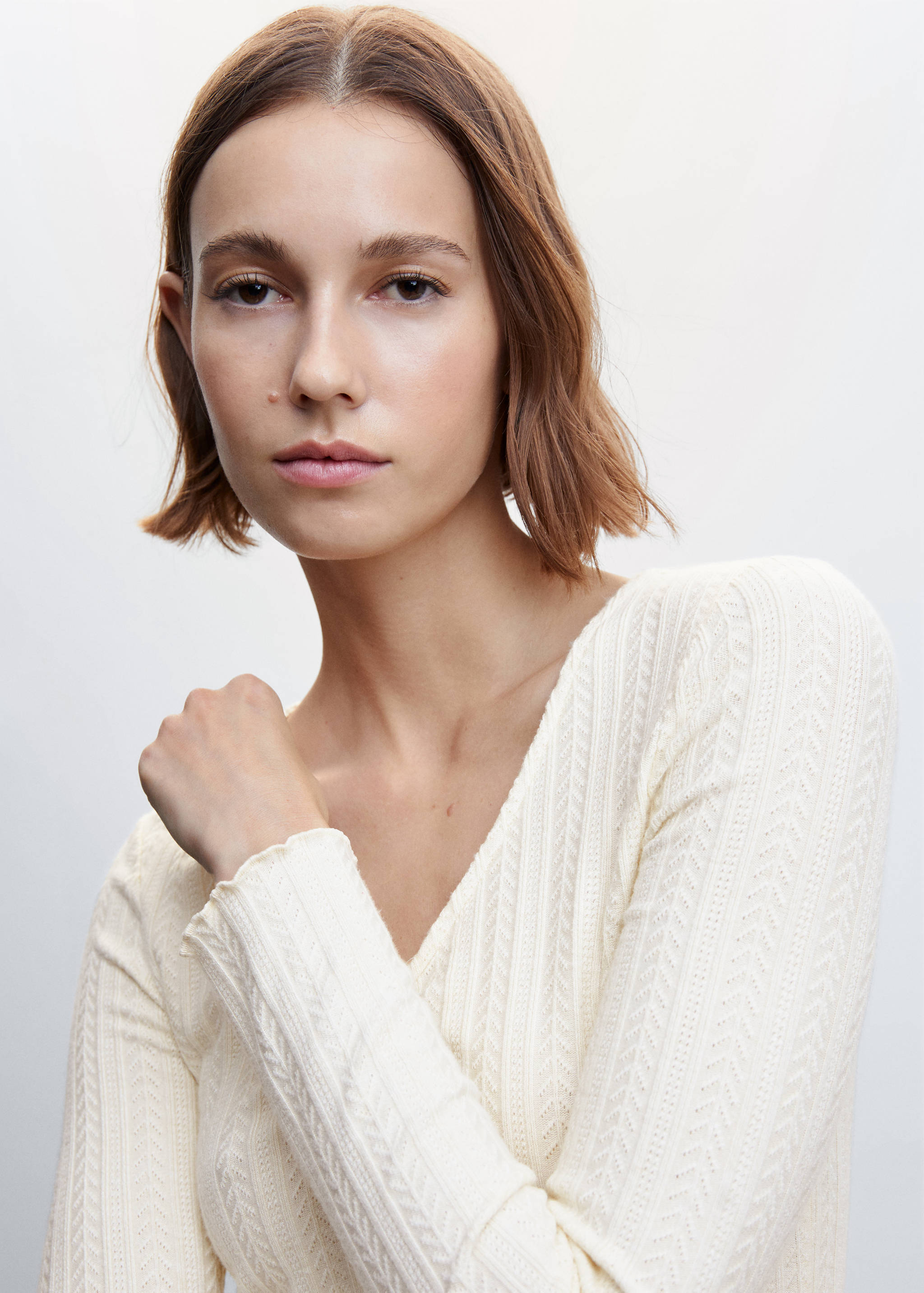 Long-sleeve t-shirt with ruffles - Details of the article 1