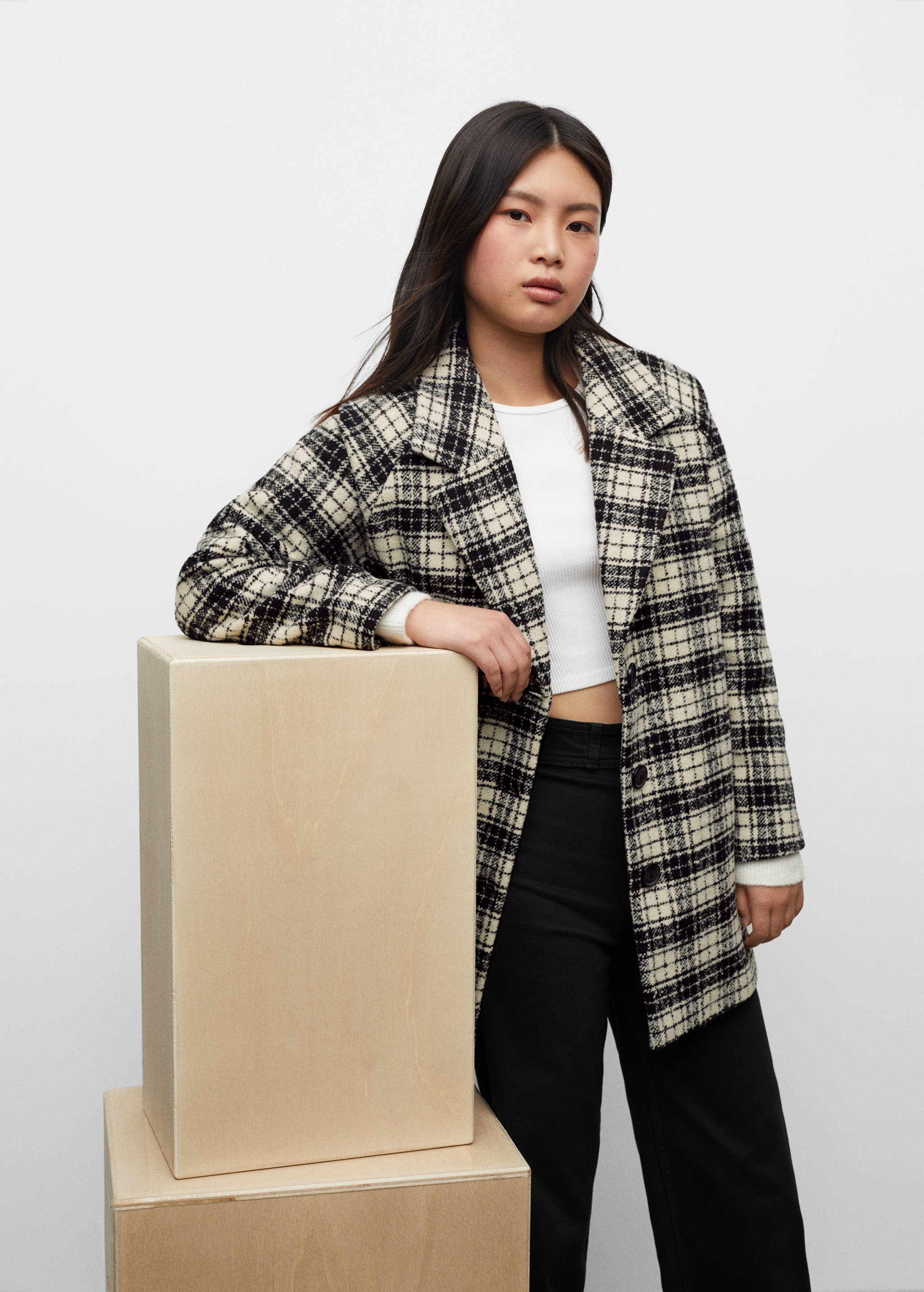 Checked lapels coat - Details of the article 2