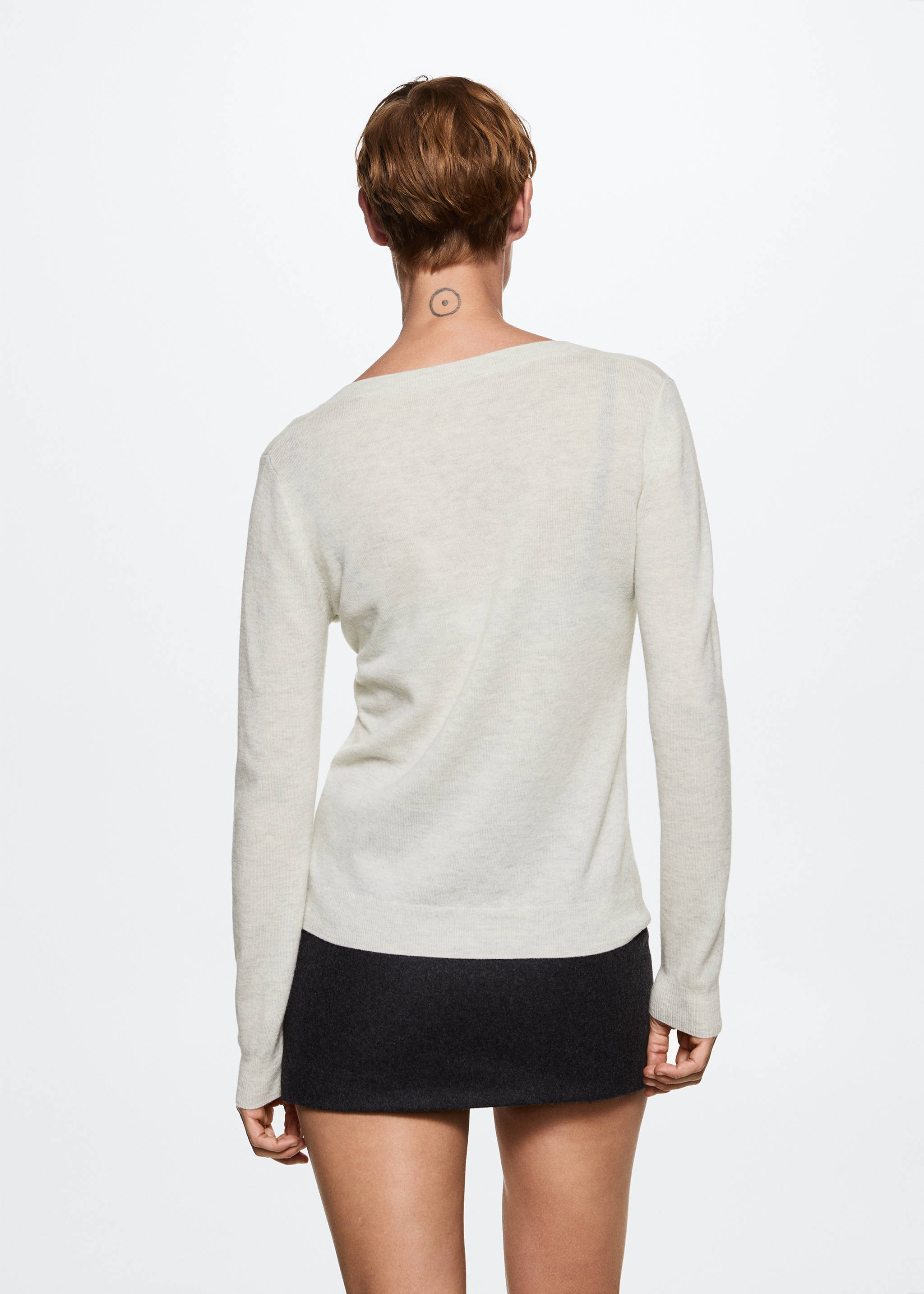 V-neck wool sweater - Reverse of the article