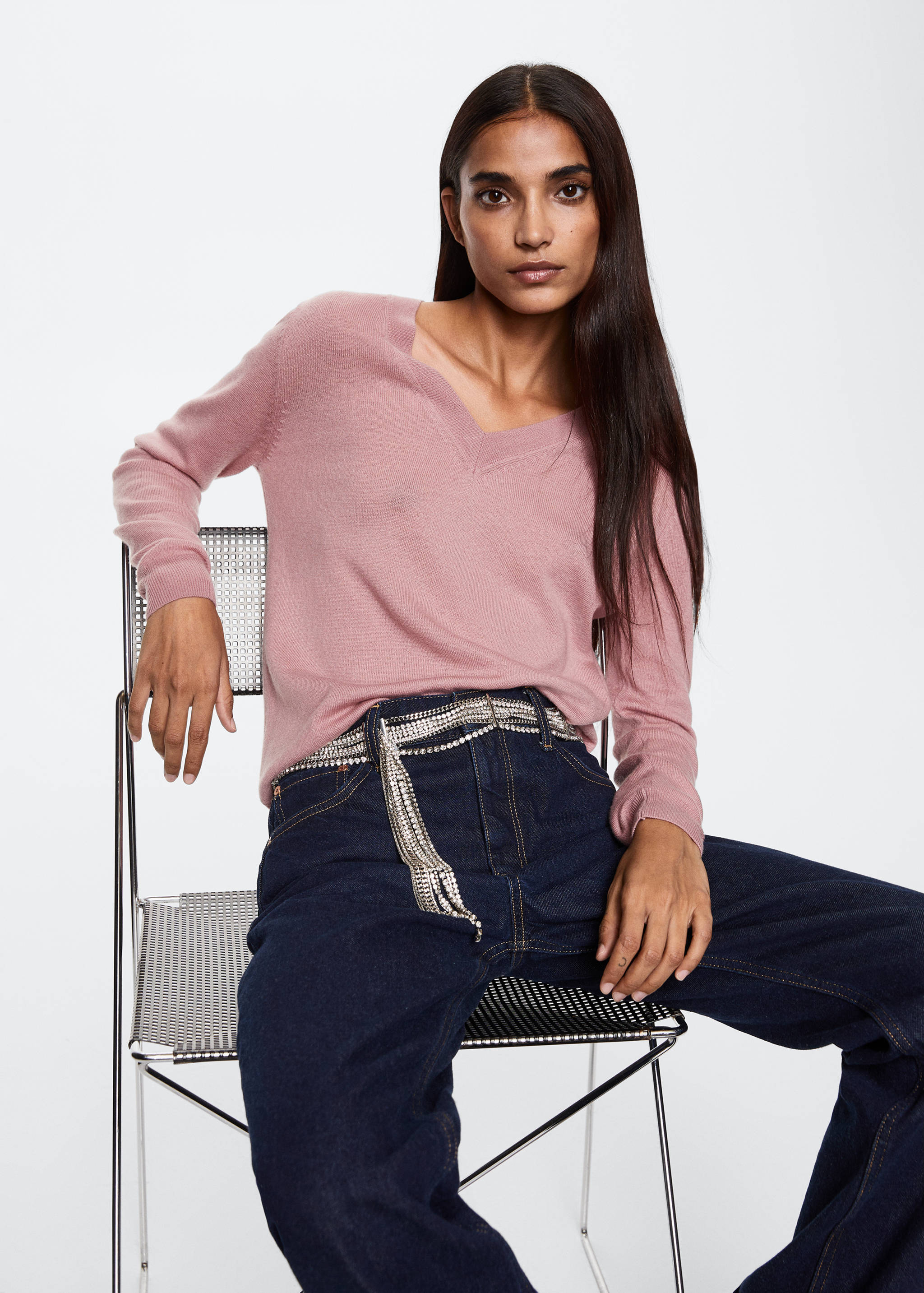 V-neck wool sweater - Details of the article 2