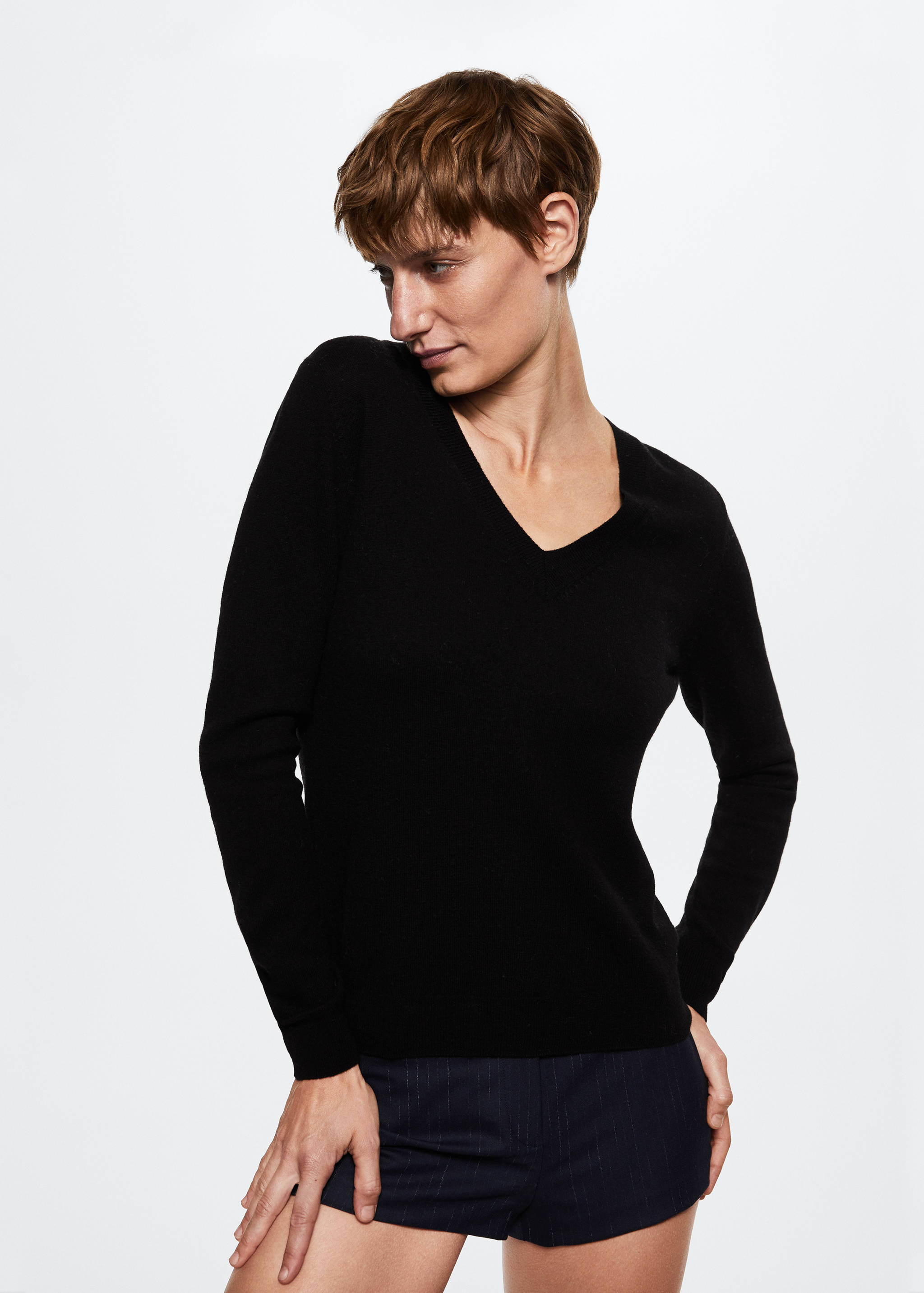 V-neck wool sweater - Medium plane