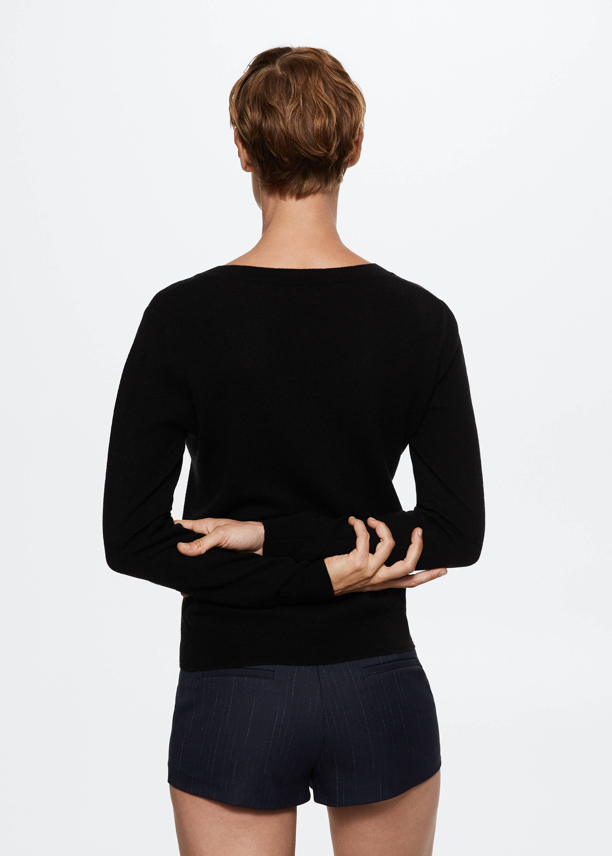 V-neck wool sweater - Reverse of the article