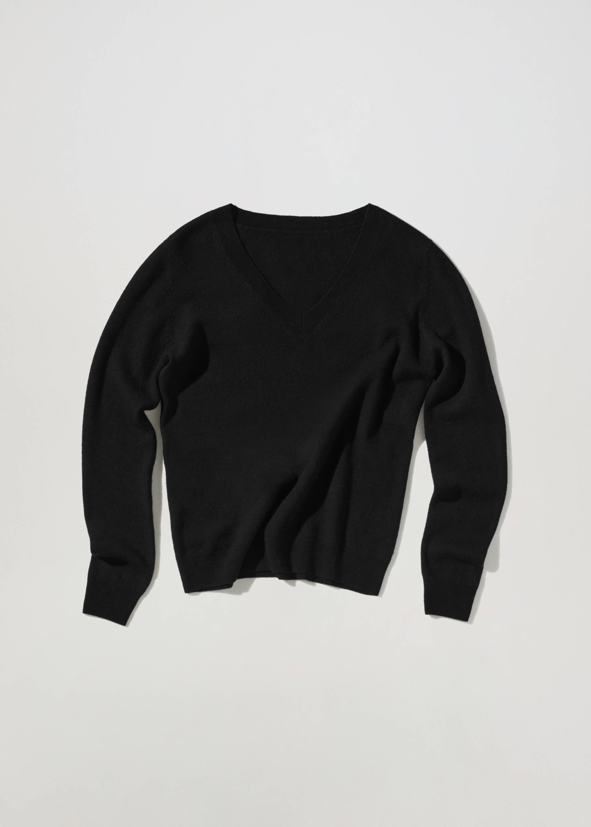 V-neck wool sweater - Article without model