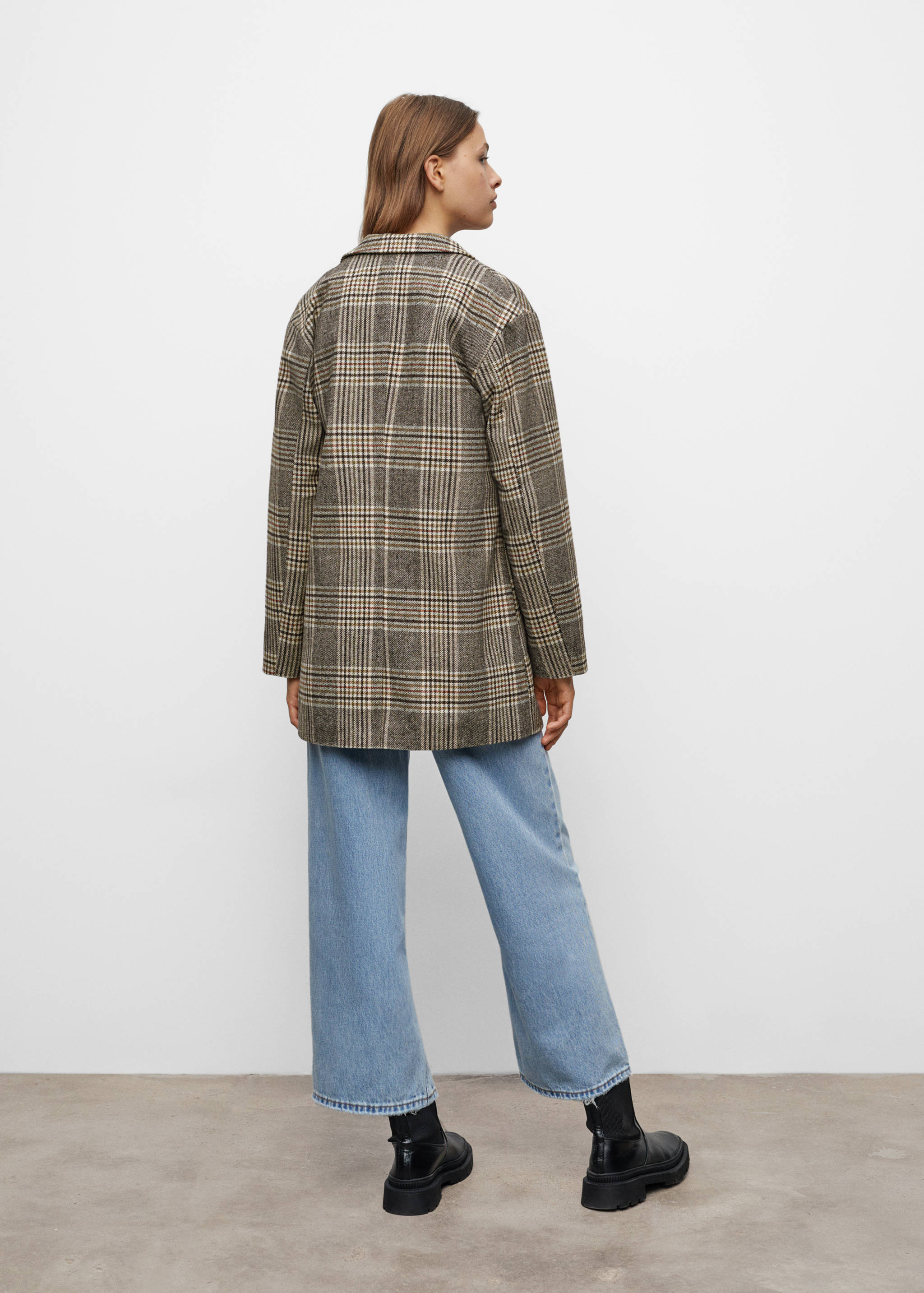 Gerader Mantel mit Revers - Rückseite des Artikels