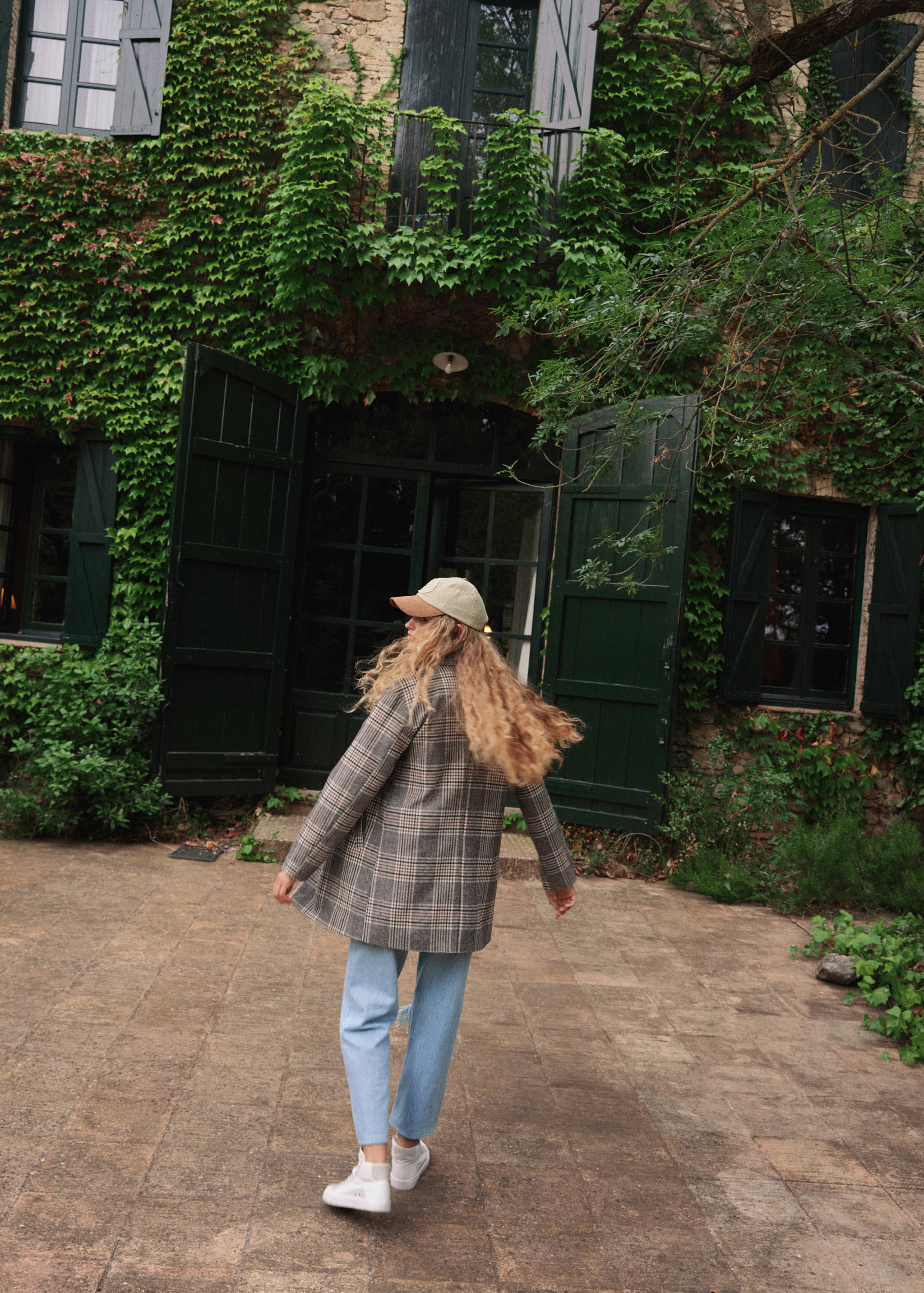 Gerader Mantel mit Revers - Detail des Artikels 5