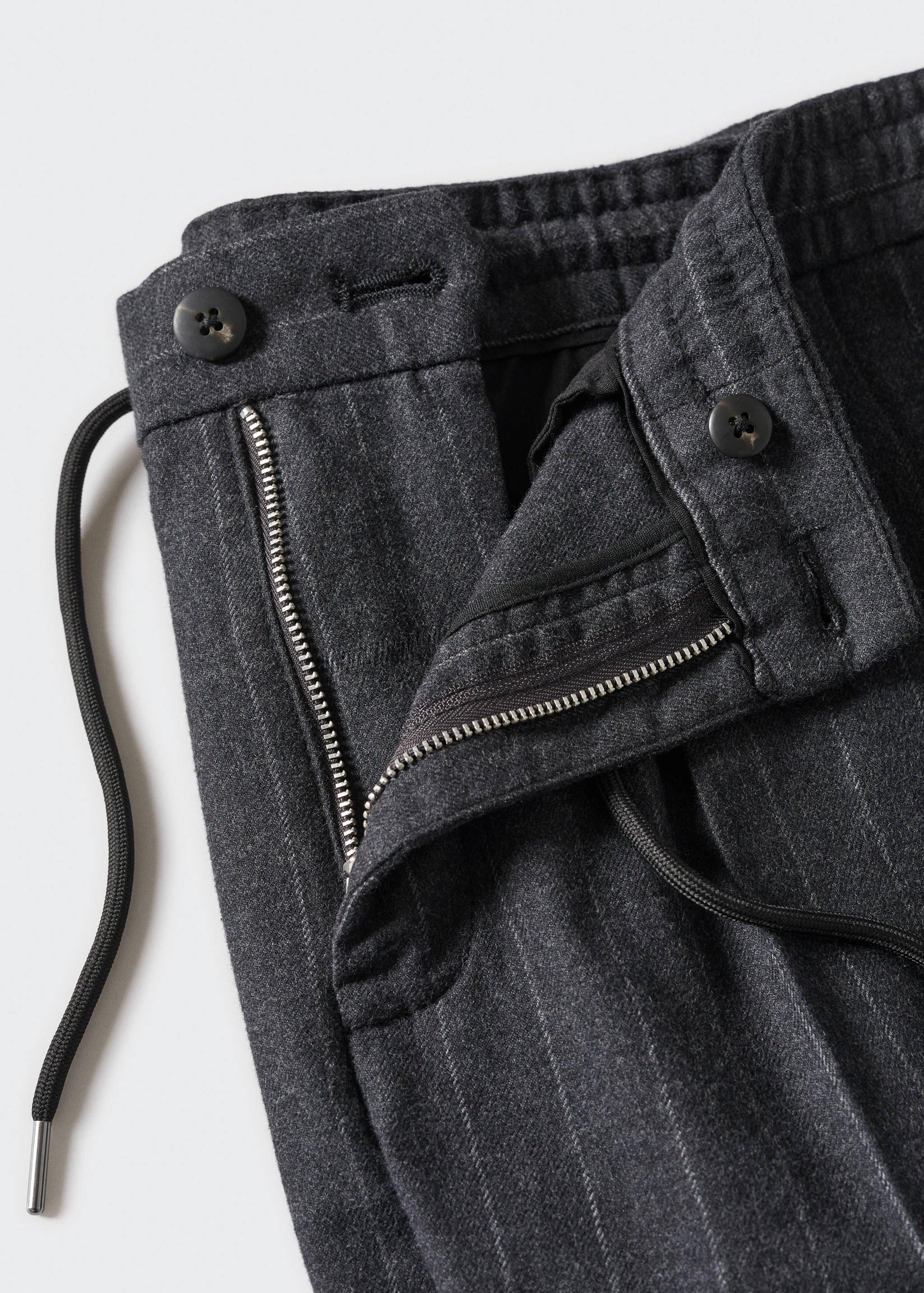 Calças jogger às riscas - Pormenor do artigo 8