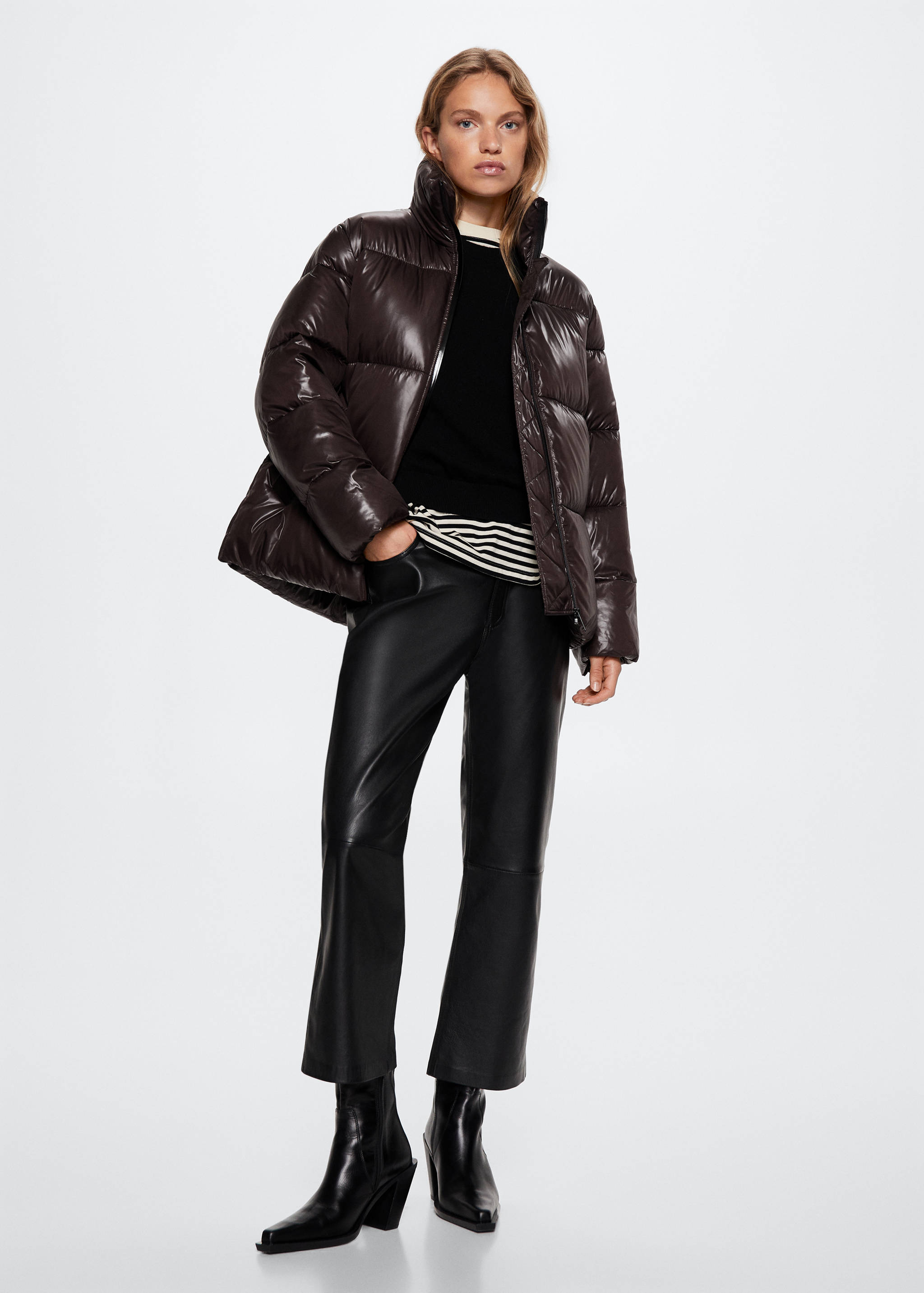 Long collar quilted coat - General plane